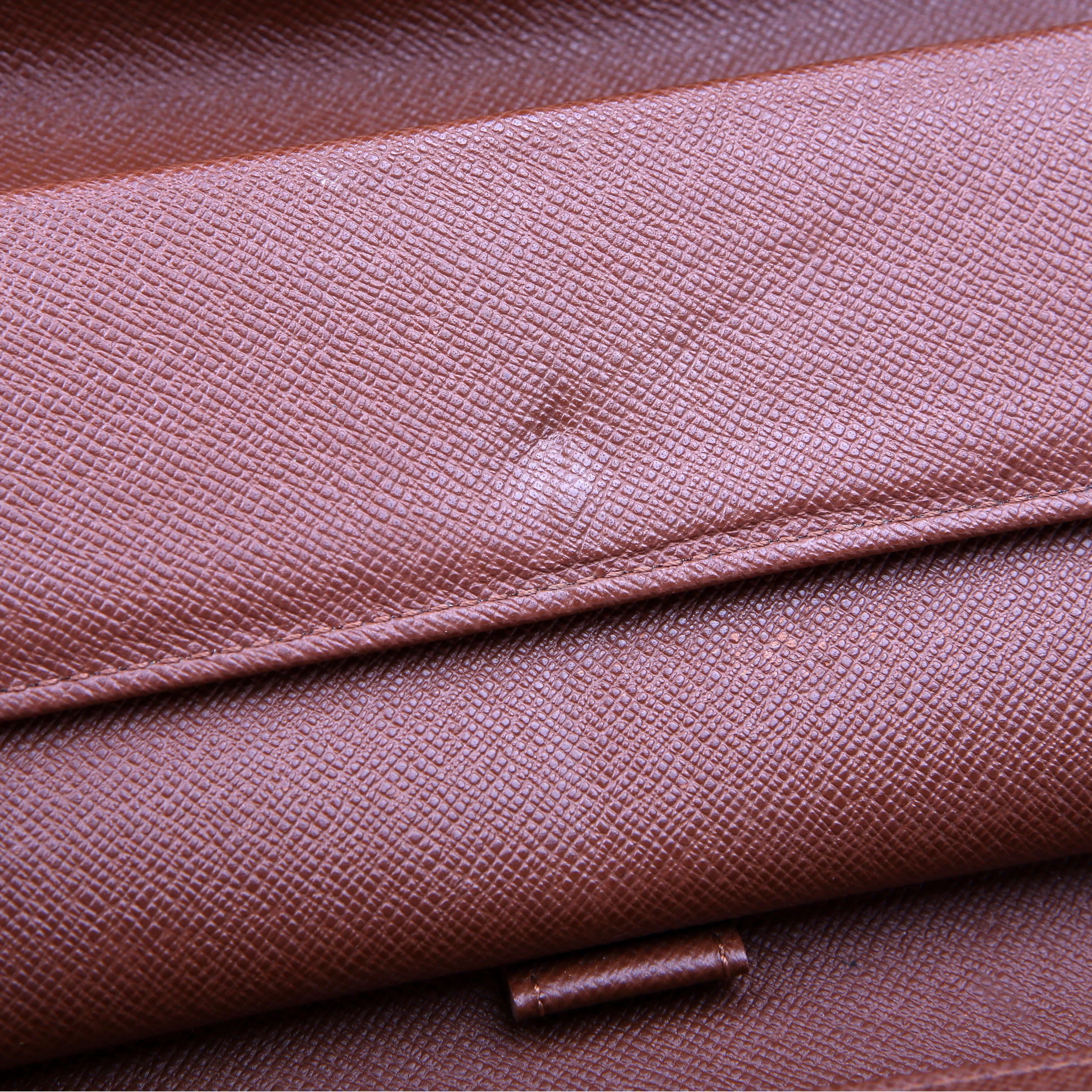 International Wallet Monogram - Image 9