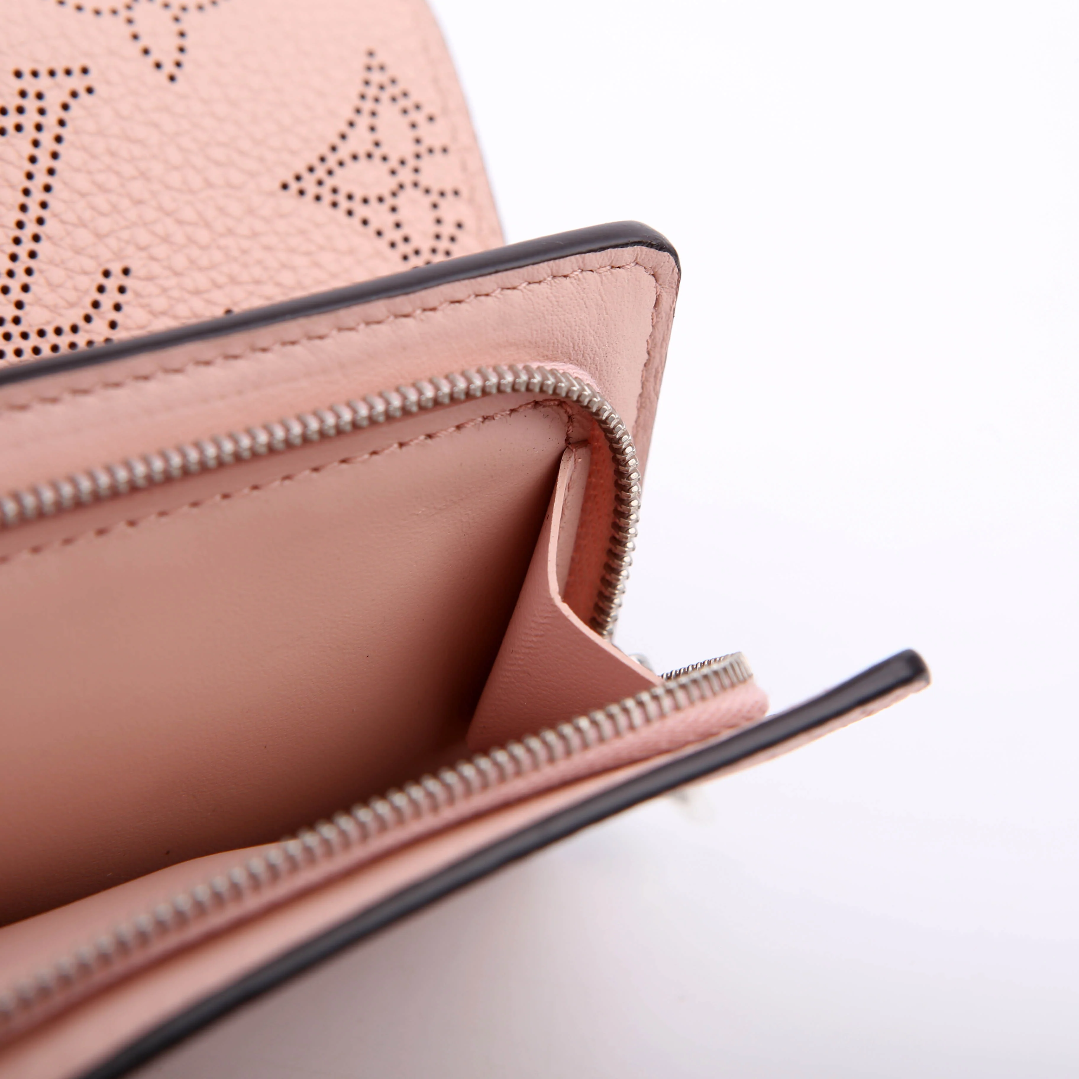 Iris Compact Wallet Mahina Pink - Image 9