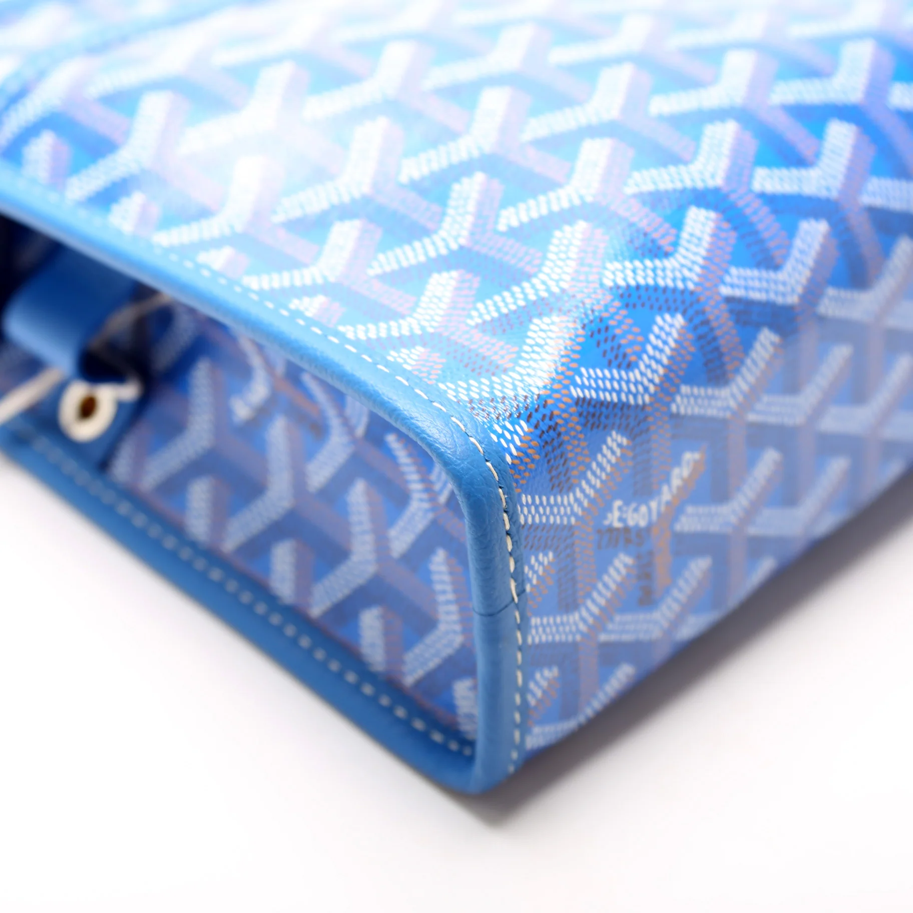 Jouvence Toiletry Pouch - Image 6