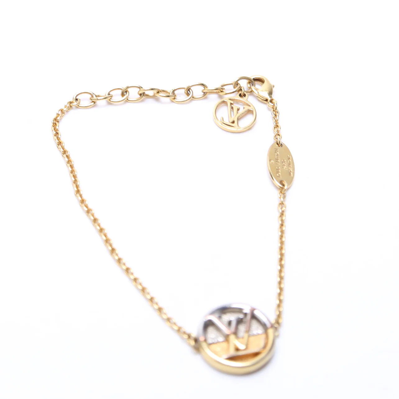 L To V Circle Medallion Bracelet - Image 3