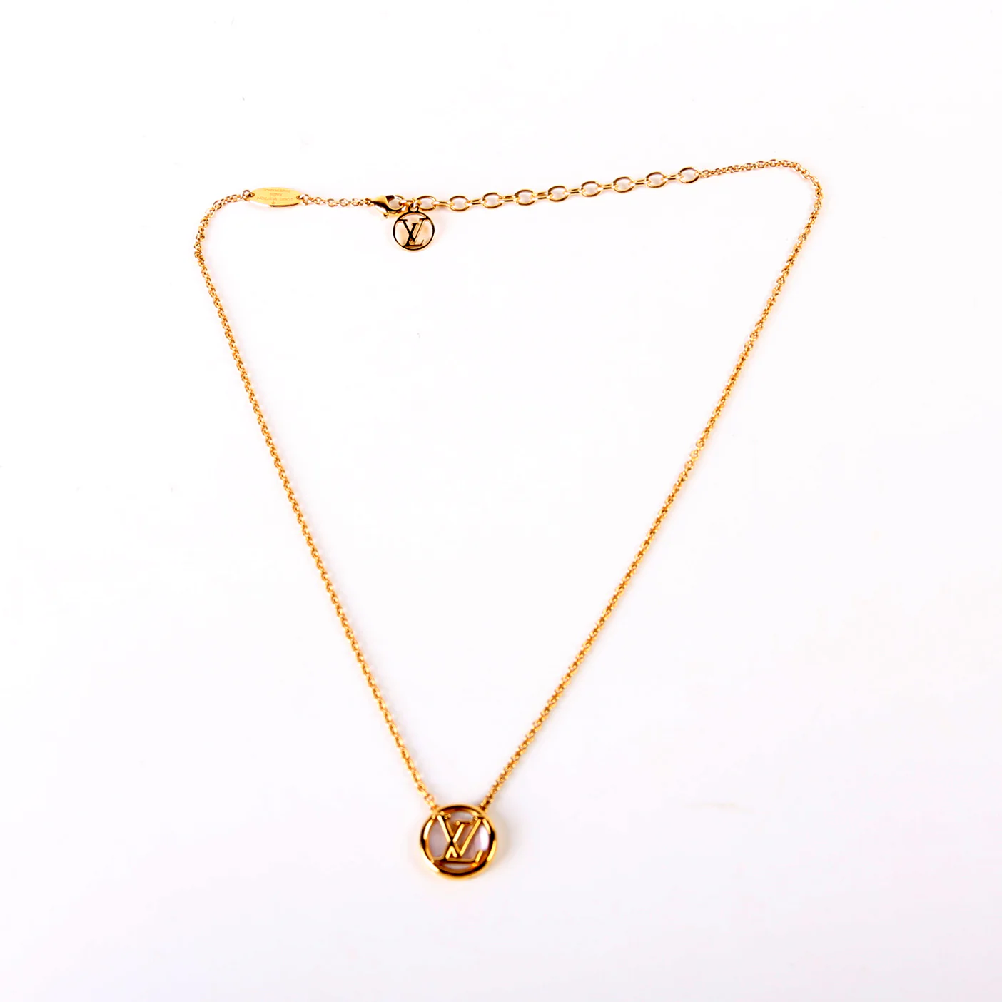 L To V Pearlfection Mother Of Pearl Pendant Necklace - Image 2