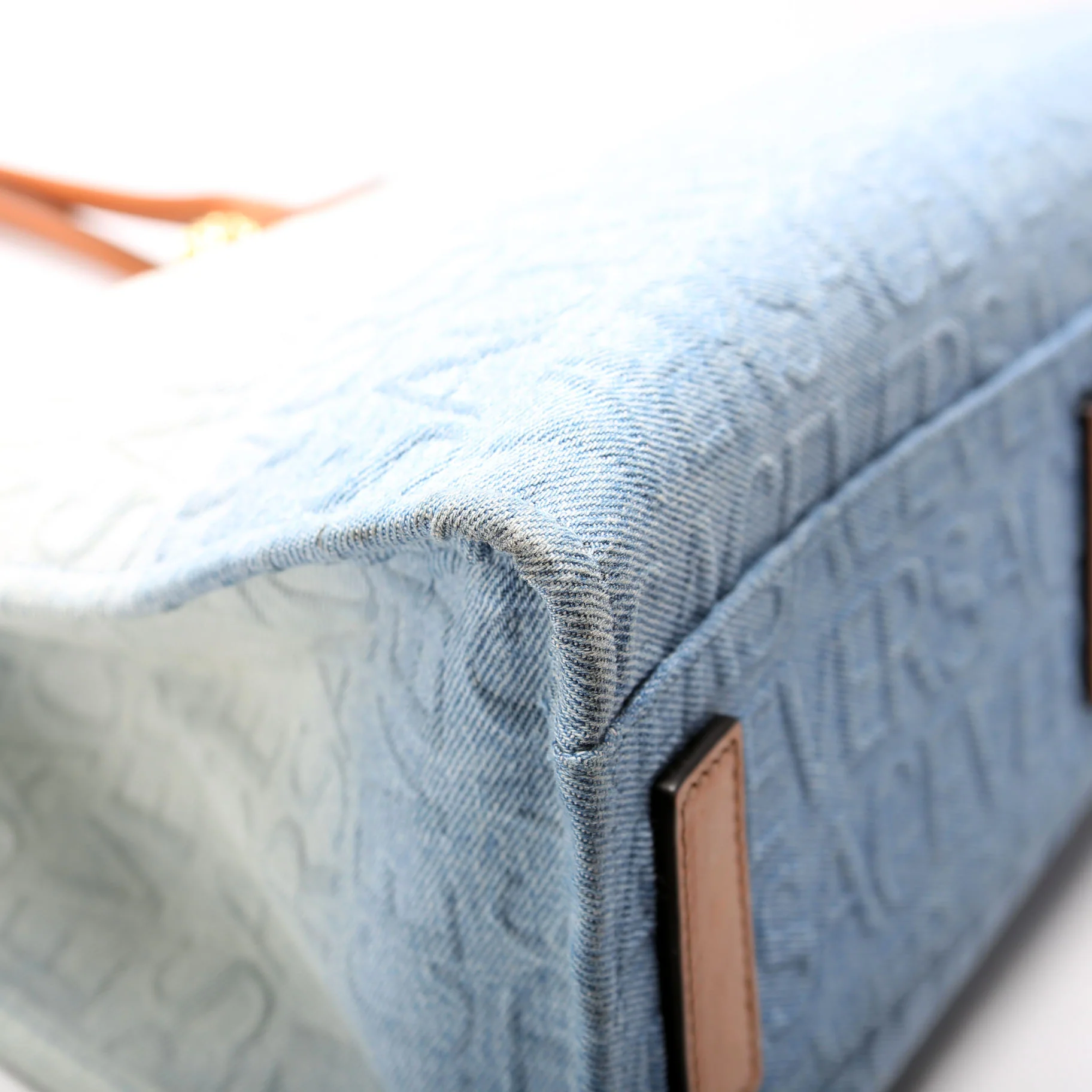 La Medusa Large Ombre Denim Tote - Image 5