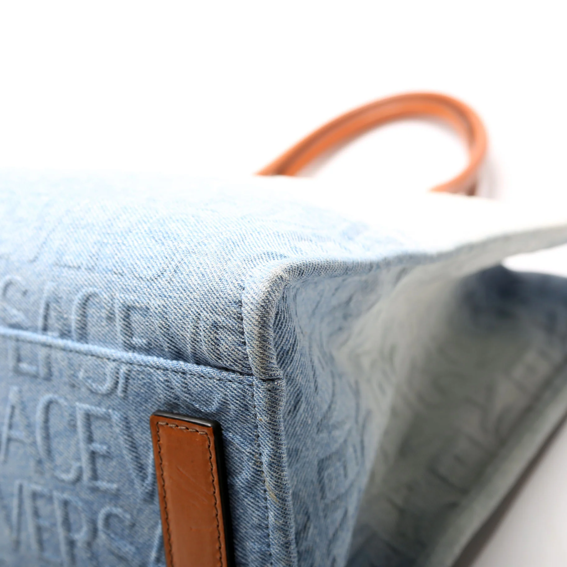 La Medusa Large Ombre Denim Tote - Image 6