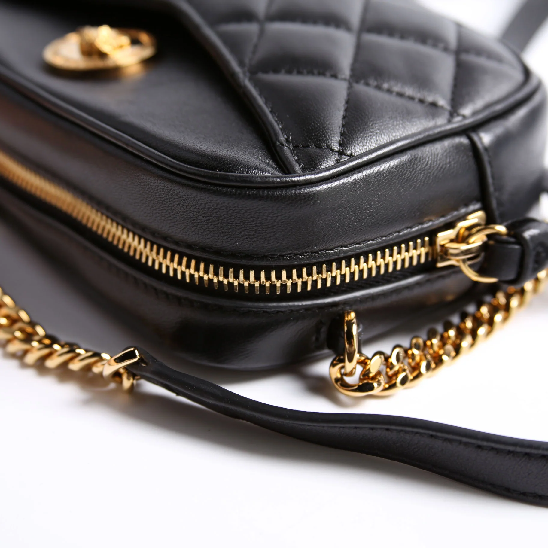 La Medusa Quilted Leather Small Camera Bag Black - Image 10