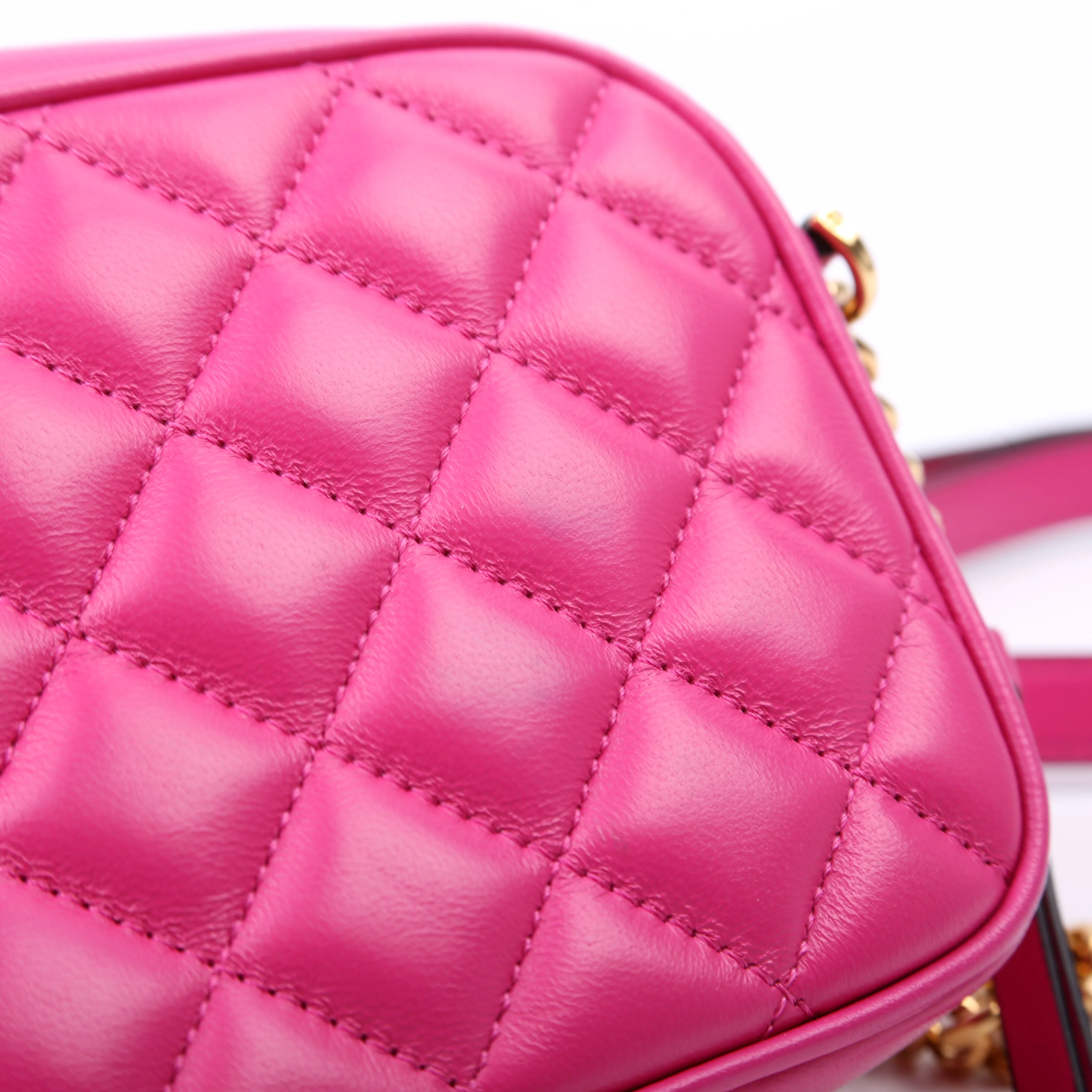 La Medusa Quilted Leather Small Camera Bag Pink - Image 9