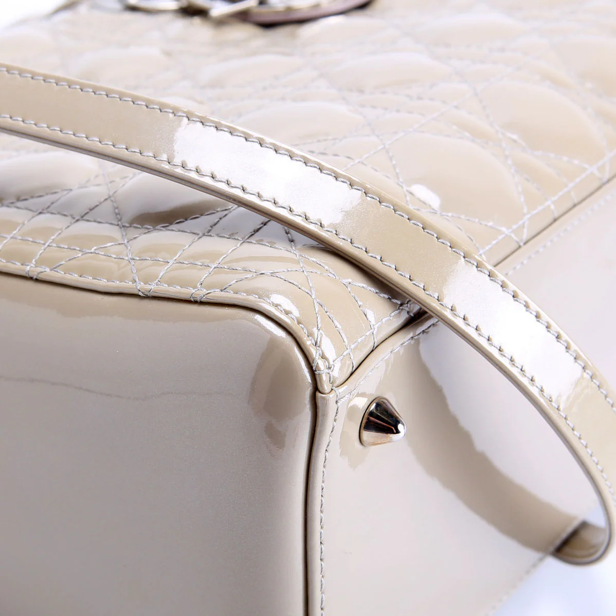Lady Dior Medium Patent Taupe - Image 5