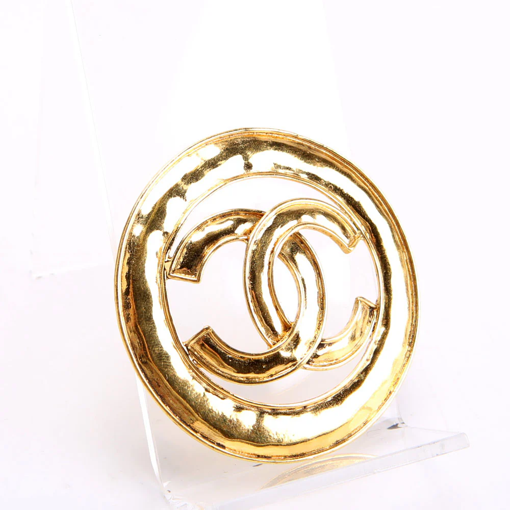 Large Round Gold CC Logo Vintage - Image 2