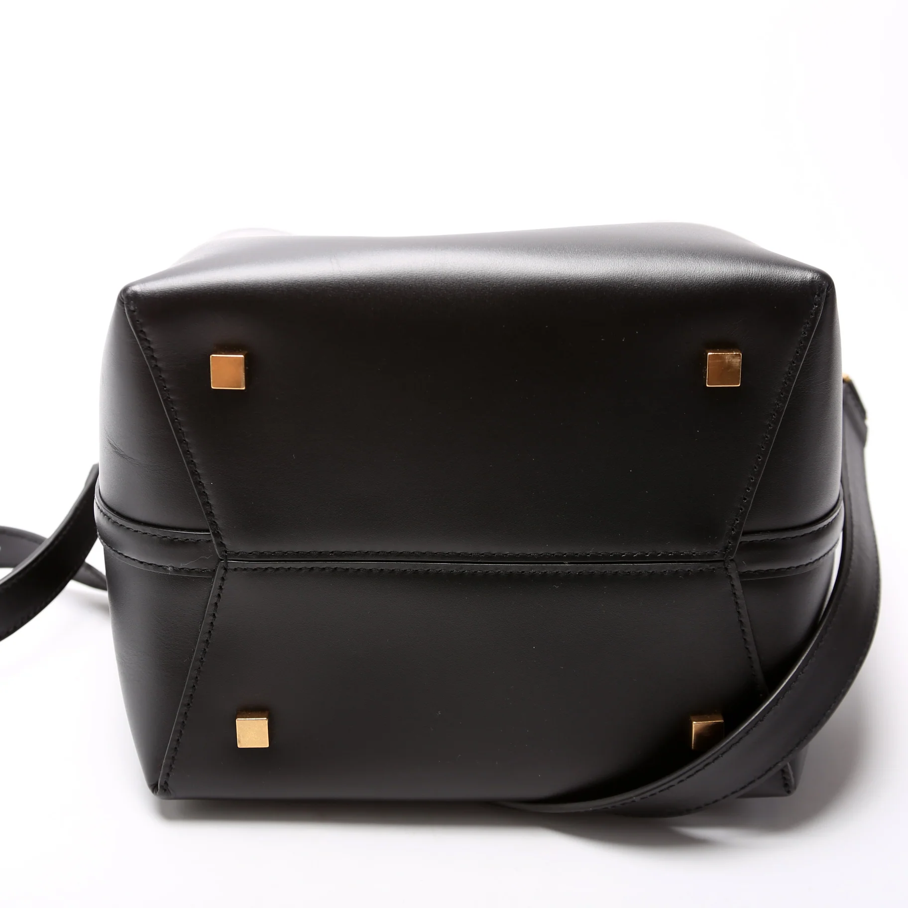 Le 37 Bucket Bag Shiny Leather 742828 Black - Image 4