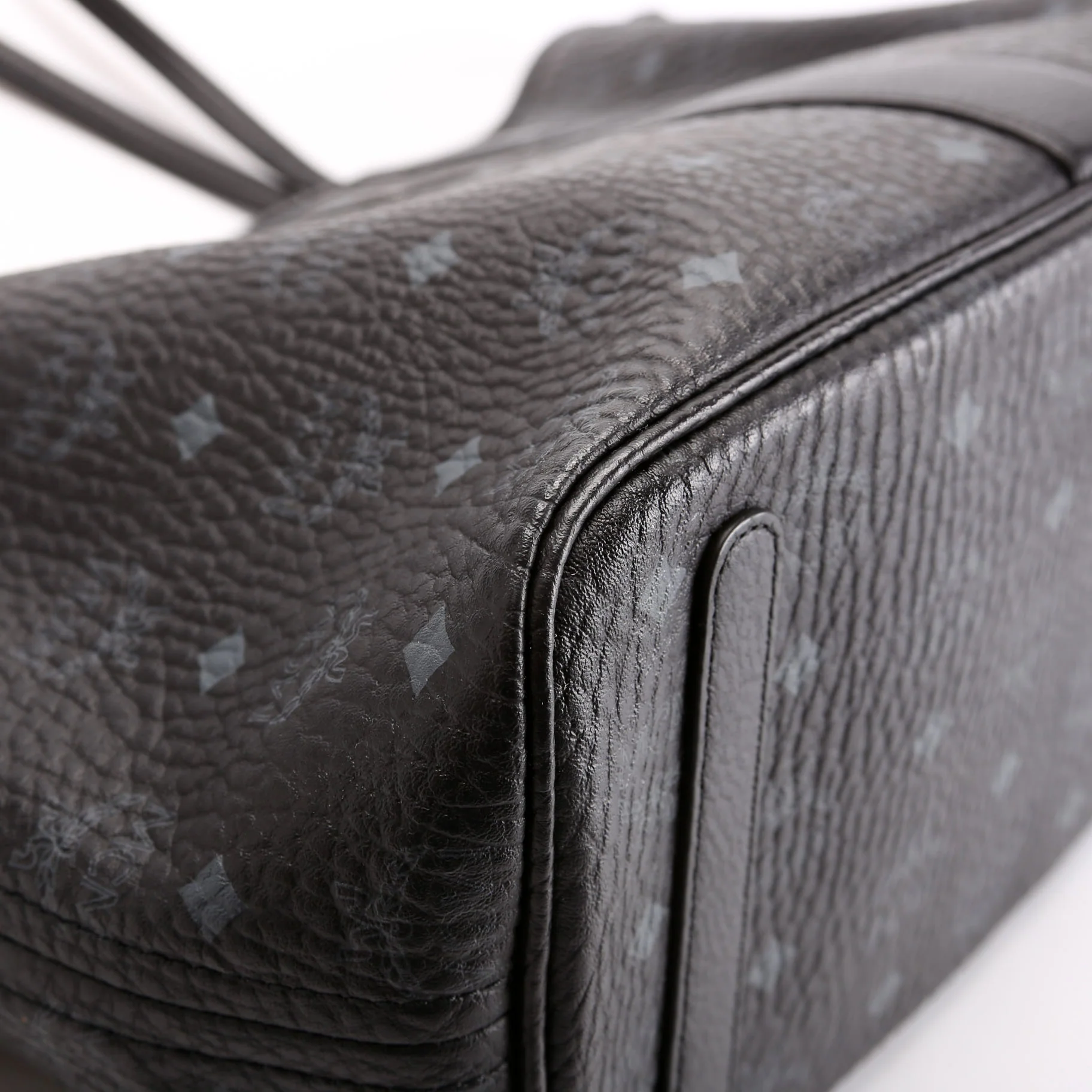 Liz Tote Reverse With Pouch Medium Black - Image 5