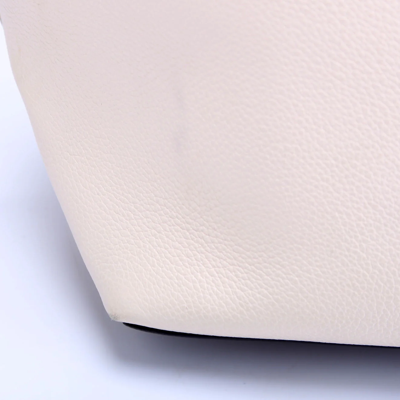 Lockme Go Tote Cream/Black - Image 10