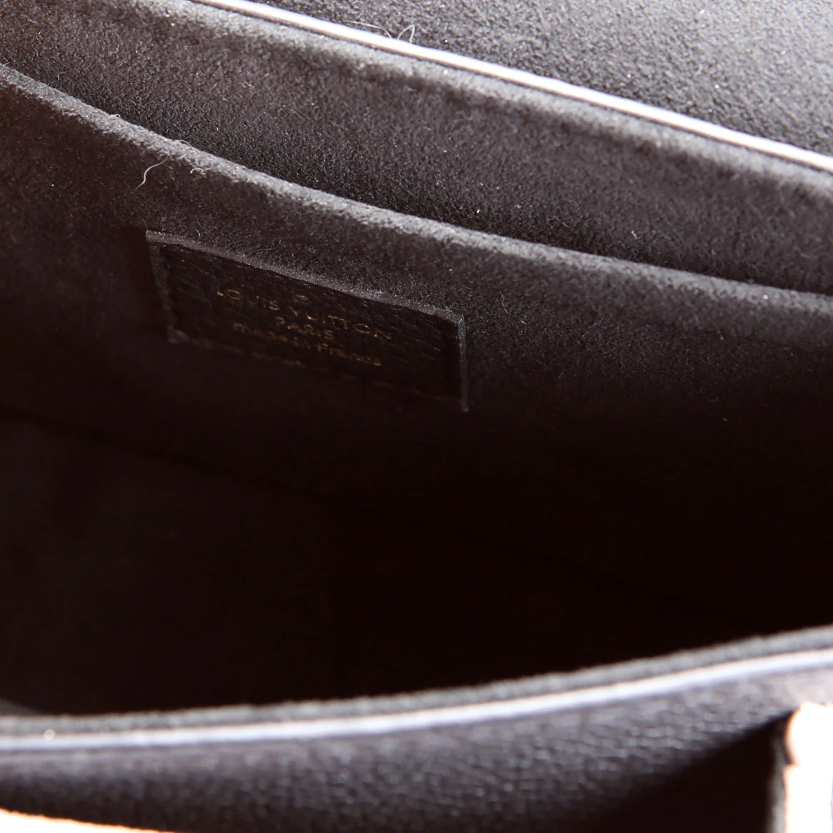 LockMe Tender Supple Calfskin - Image 9