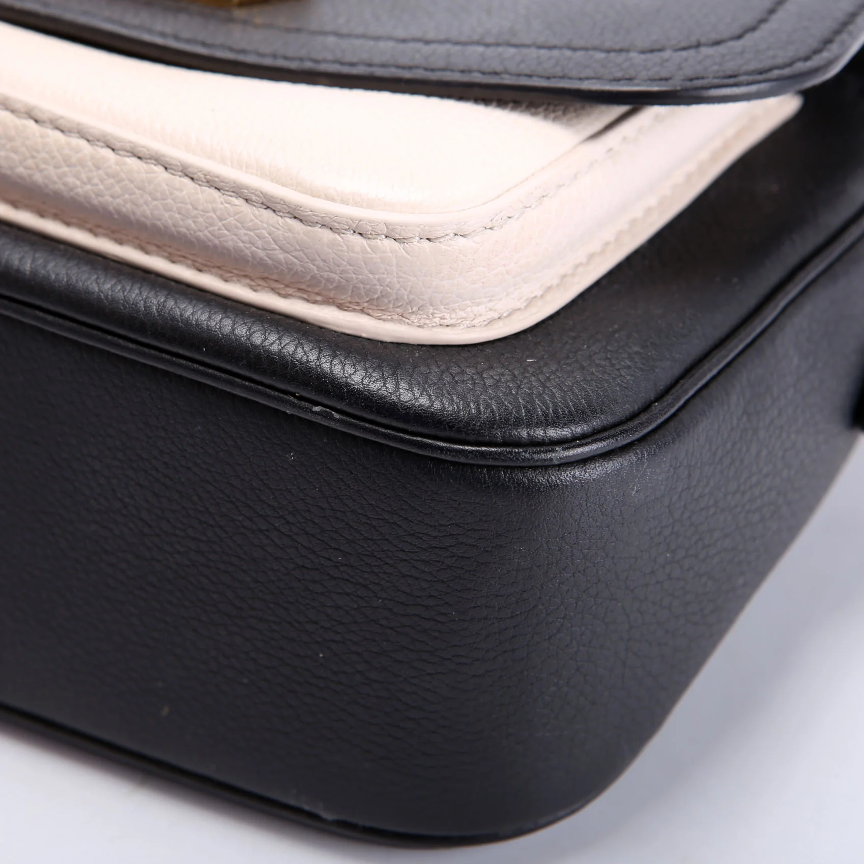 Lockme Tender Supple Calfskin Black/Cream - Image 7