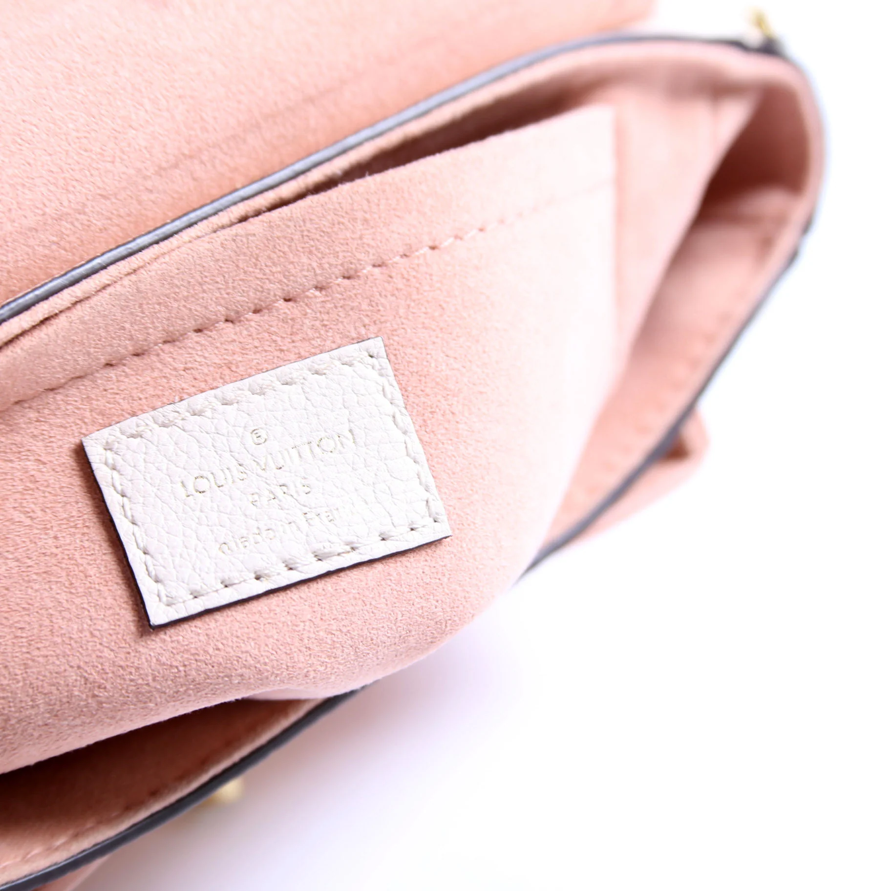 LockMe Tender Supple Calfskin Cream/Pink - Image 9