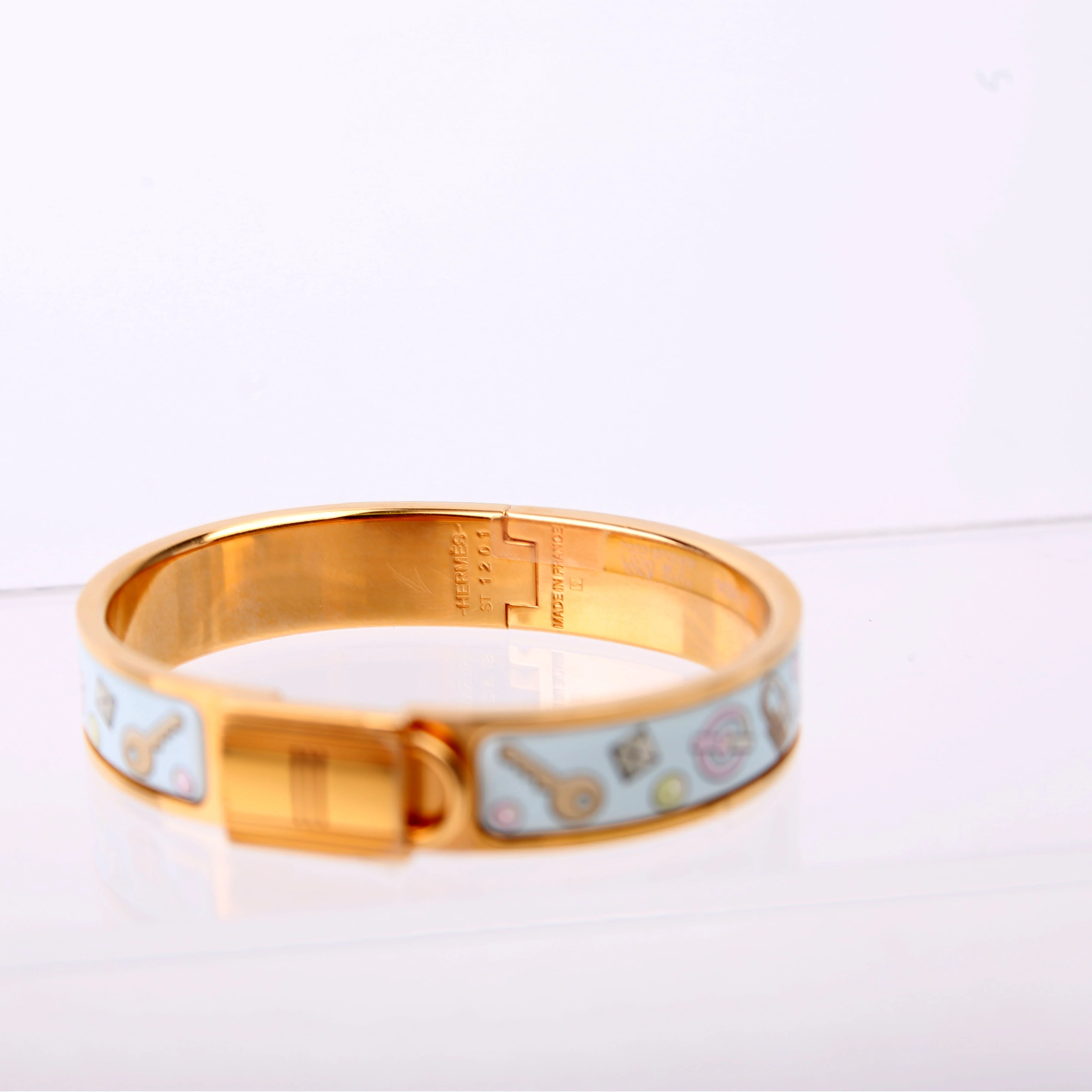 Locky Me Clic Narrow PM Bracelet Gold/Blue - Image 5