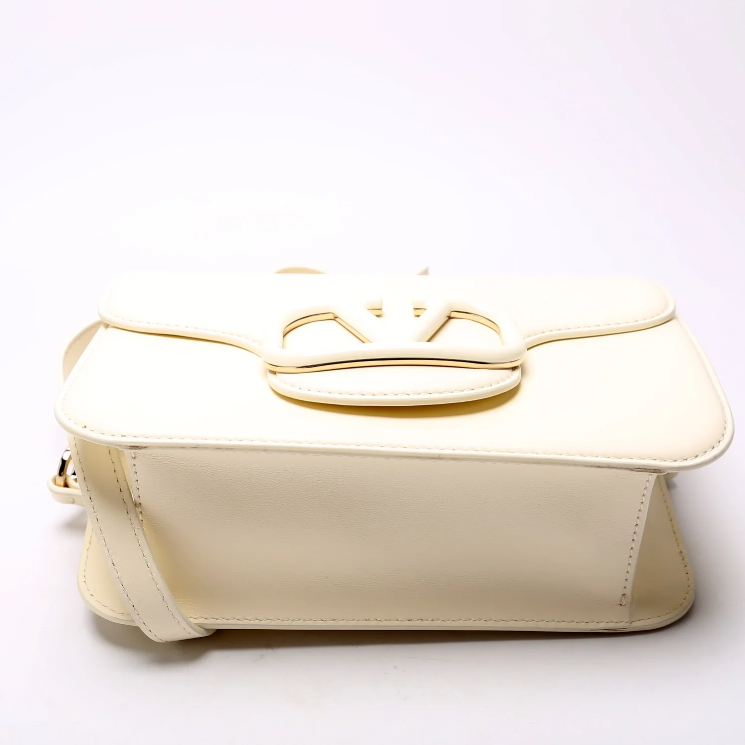 Loco V Logo Calfskin Flap Shoulder Bag - Image 4