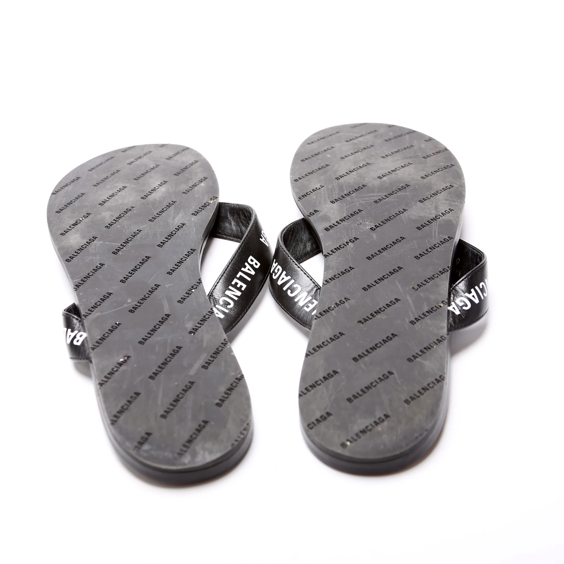 Logo Leather Flip Flops Size 40.5 - Image 6