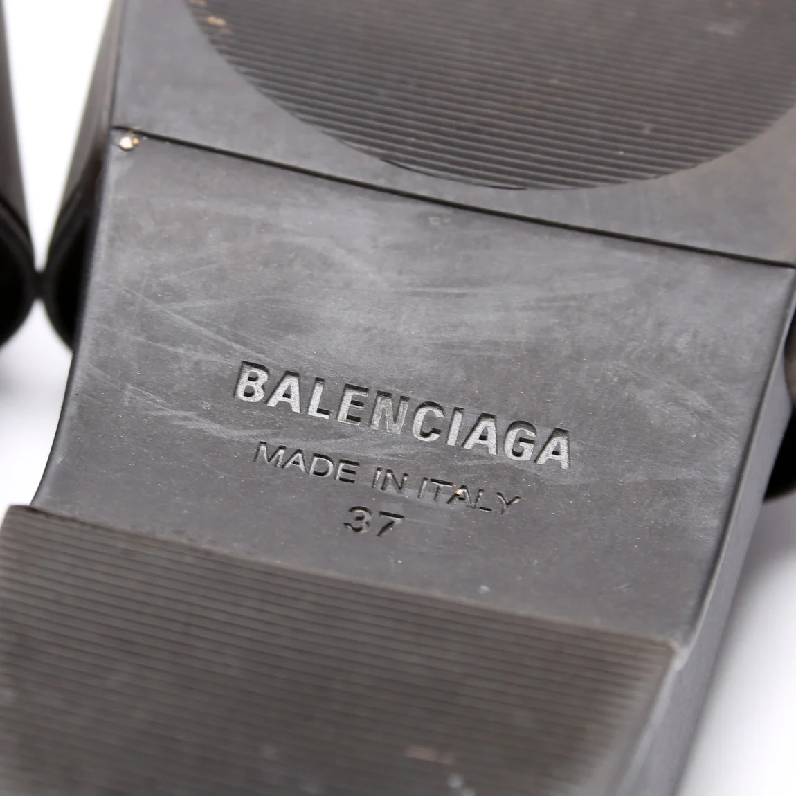 Logo Rubber Heels Size 37 - Image 6