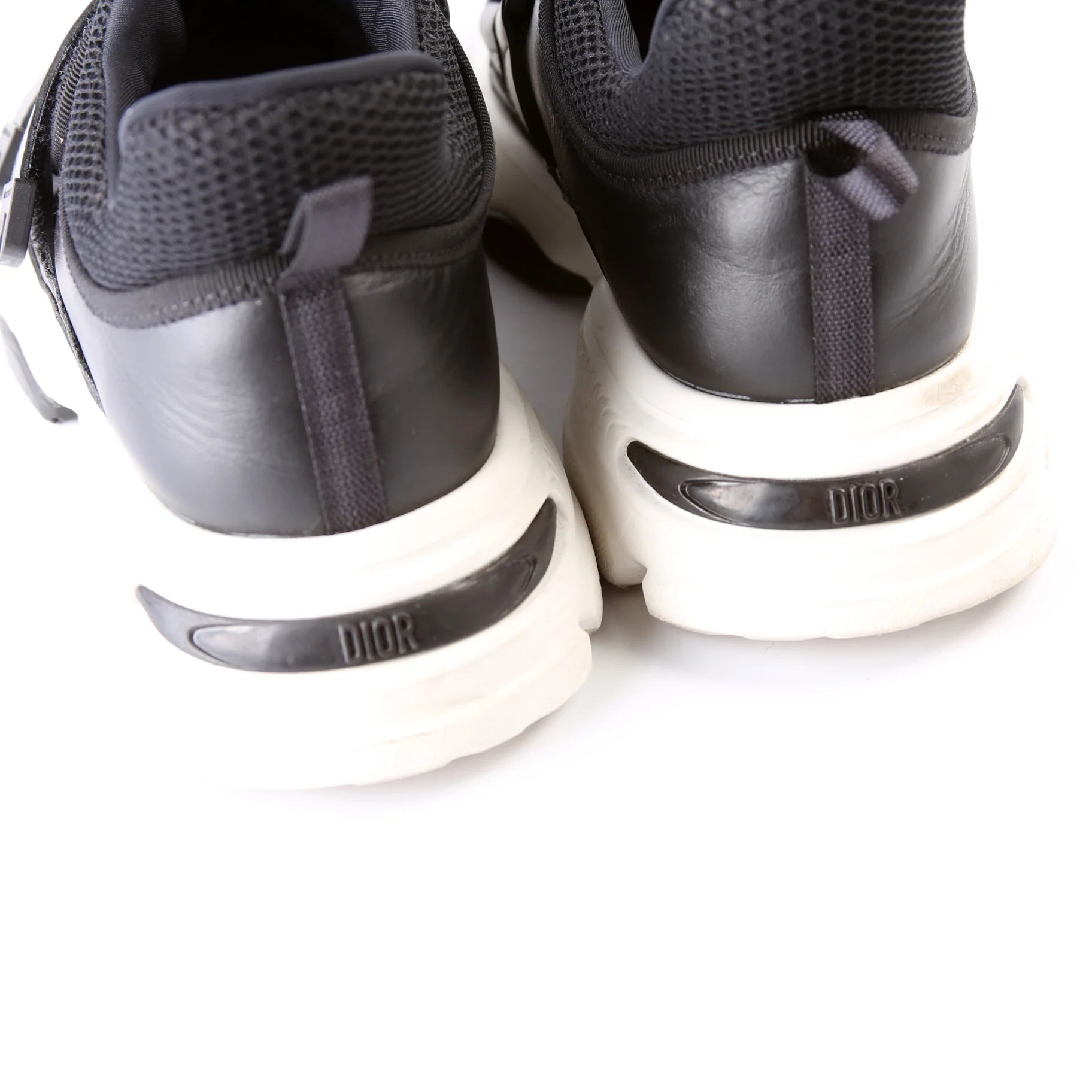 Logo Sneakers Size 38 - Image 10