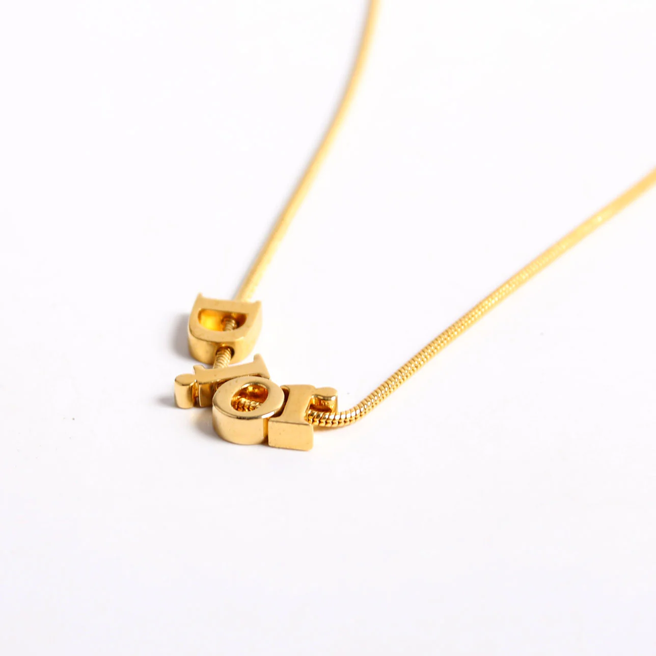 Logo Spellout Vintage Necklace Gold - Image 4