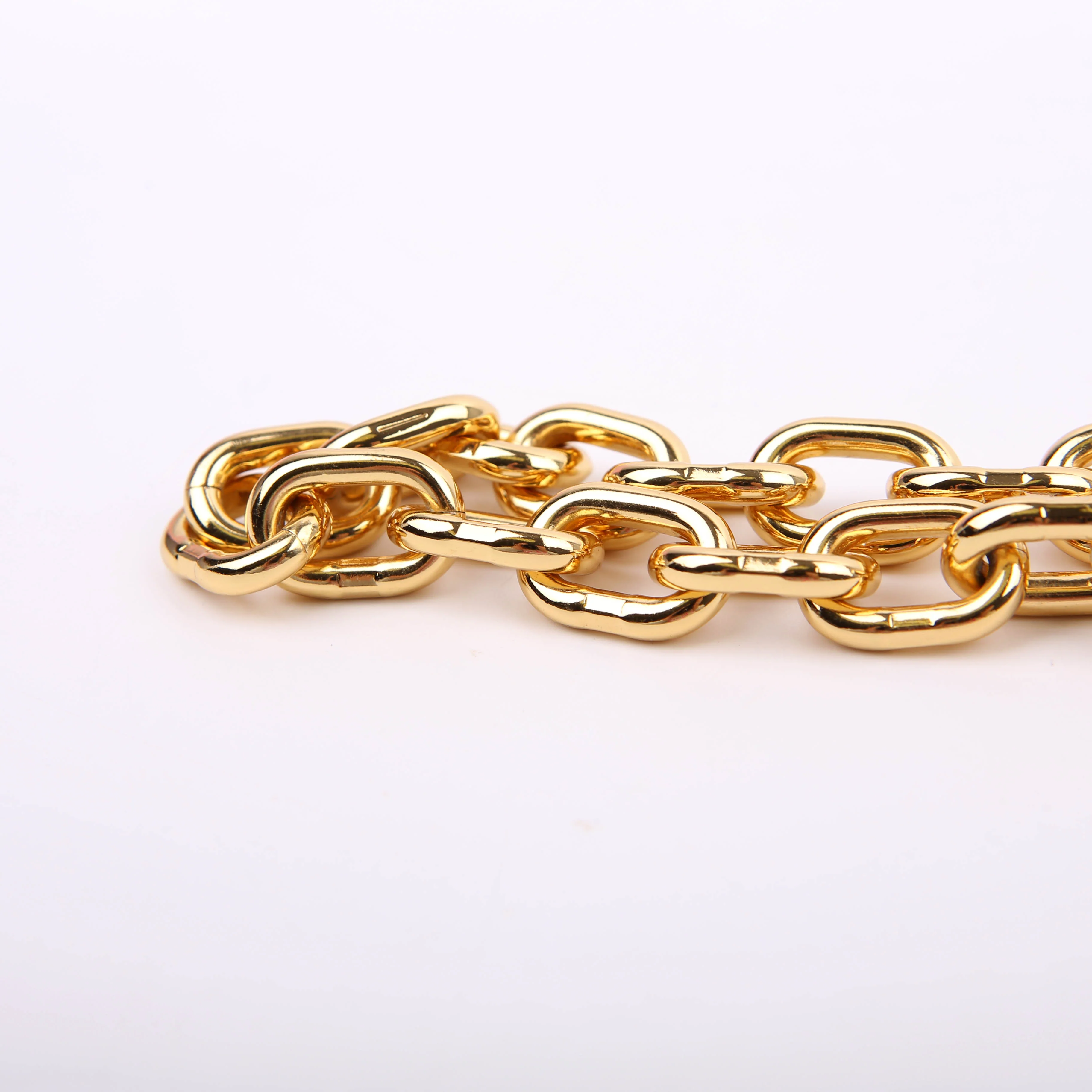 Loop Hobo Metal Chain Strap Gold - Image 3