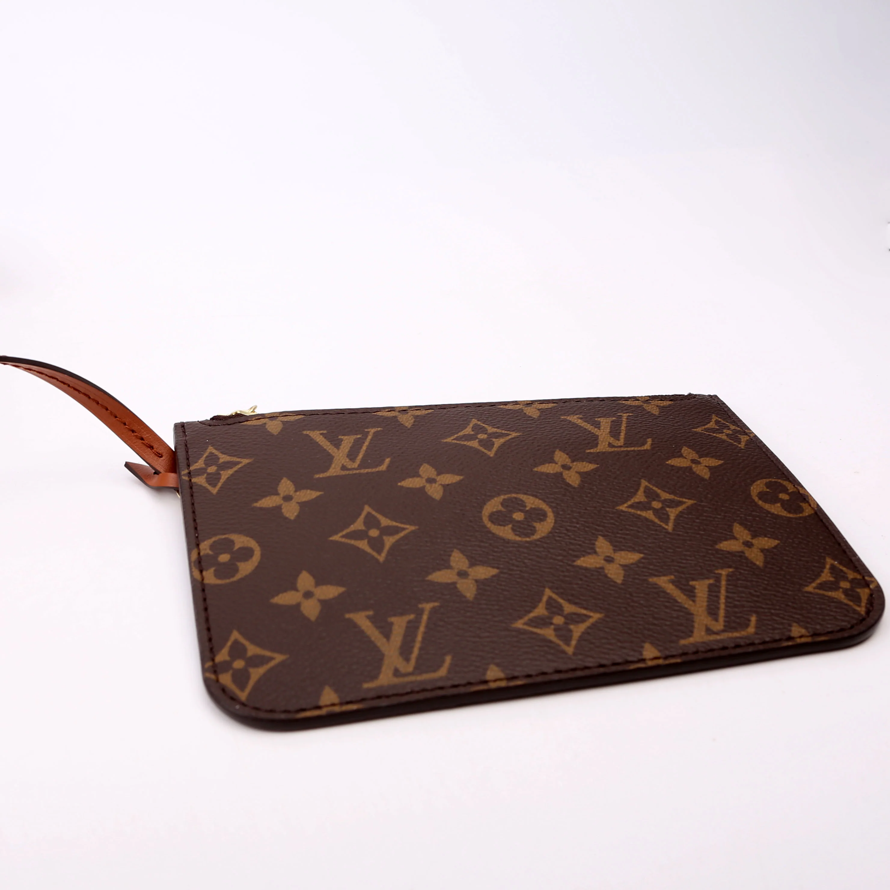 Loop Hobo Reverse Monogram - Image 7