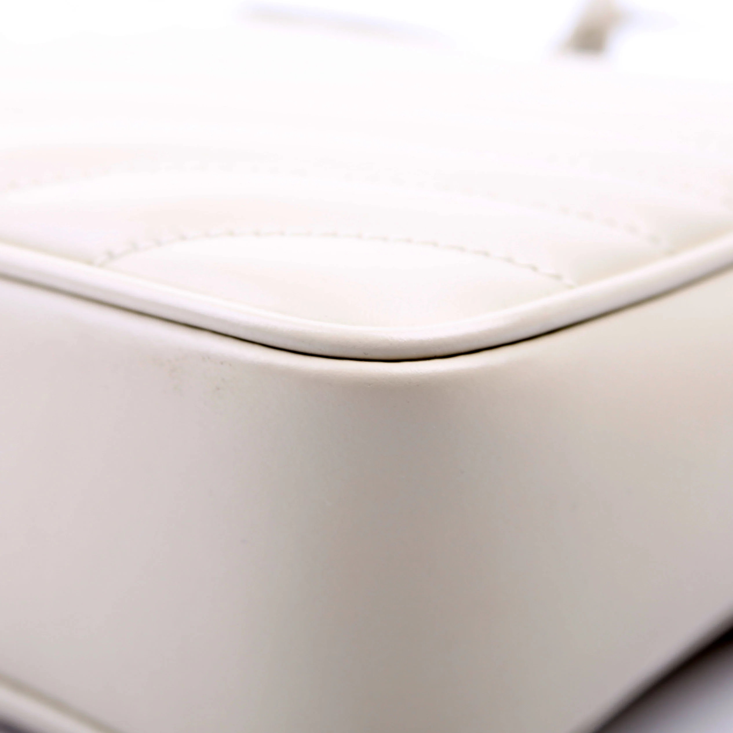 Lou Camera Bag Quilted White - Image 8