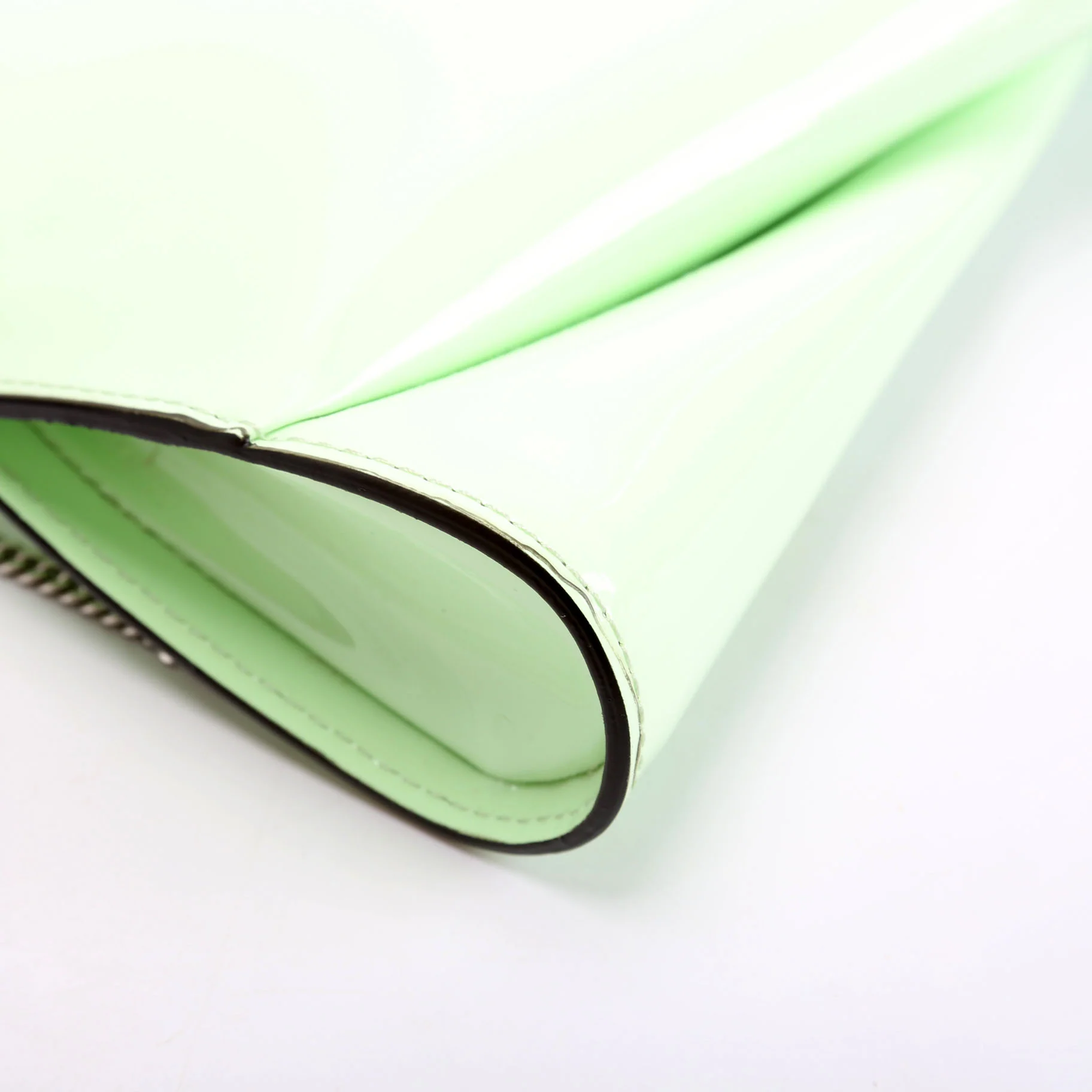 Loubitwist Patent Zip Chain Clutch Green - Image 5