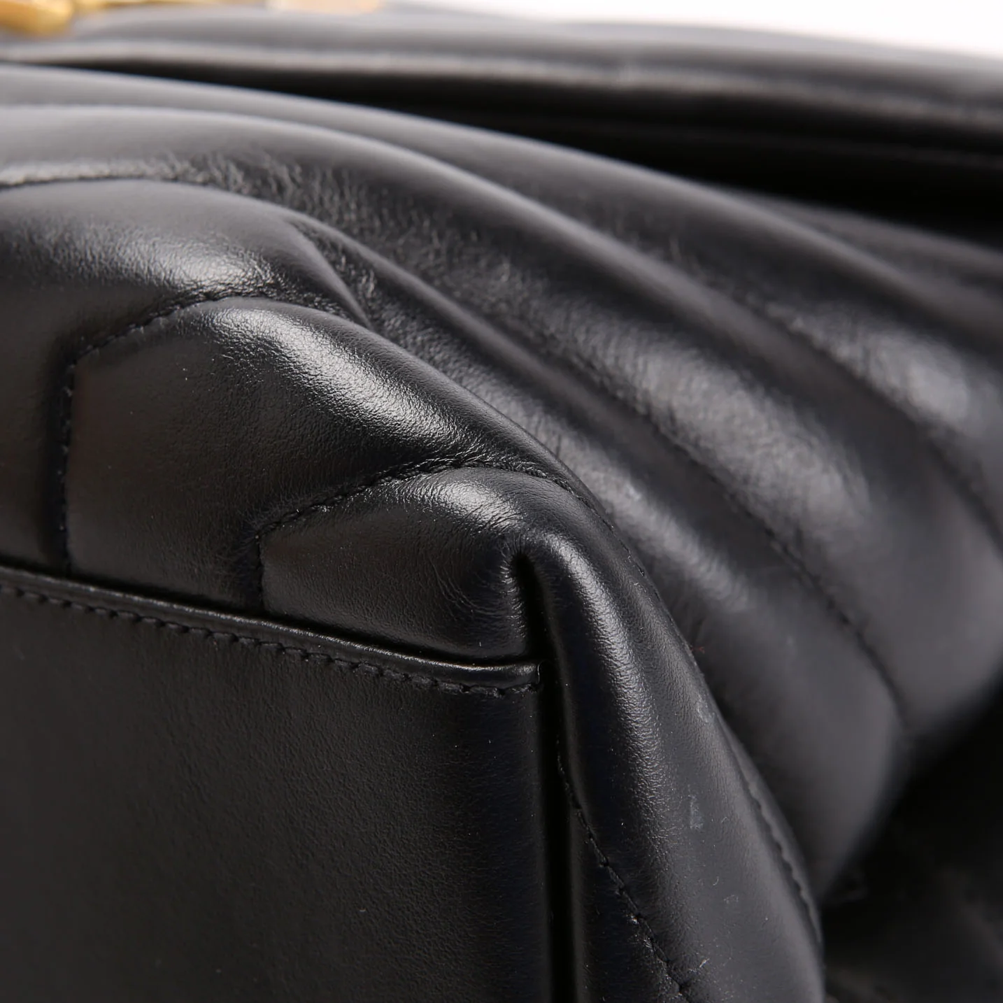 Loulou Medium Quilted Black/Gold - Image 9