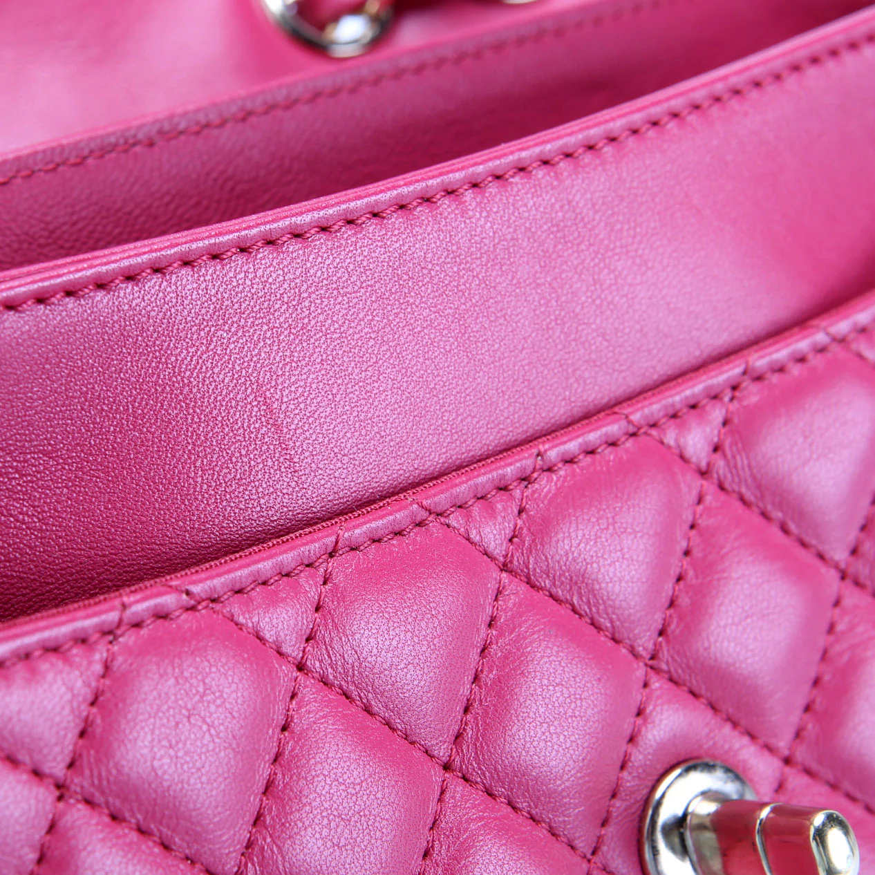 Lovely Day Medium Flap Lambskin 26M Berry - Image 8