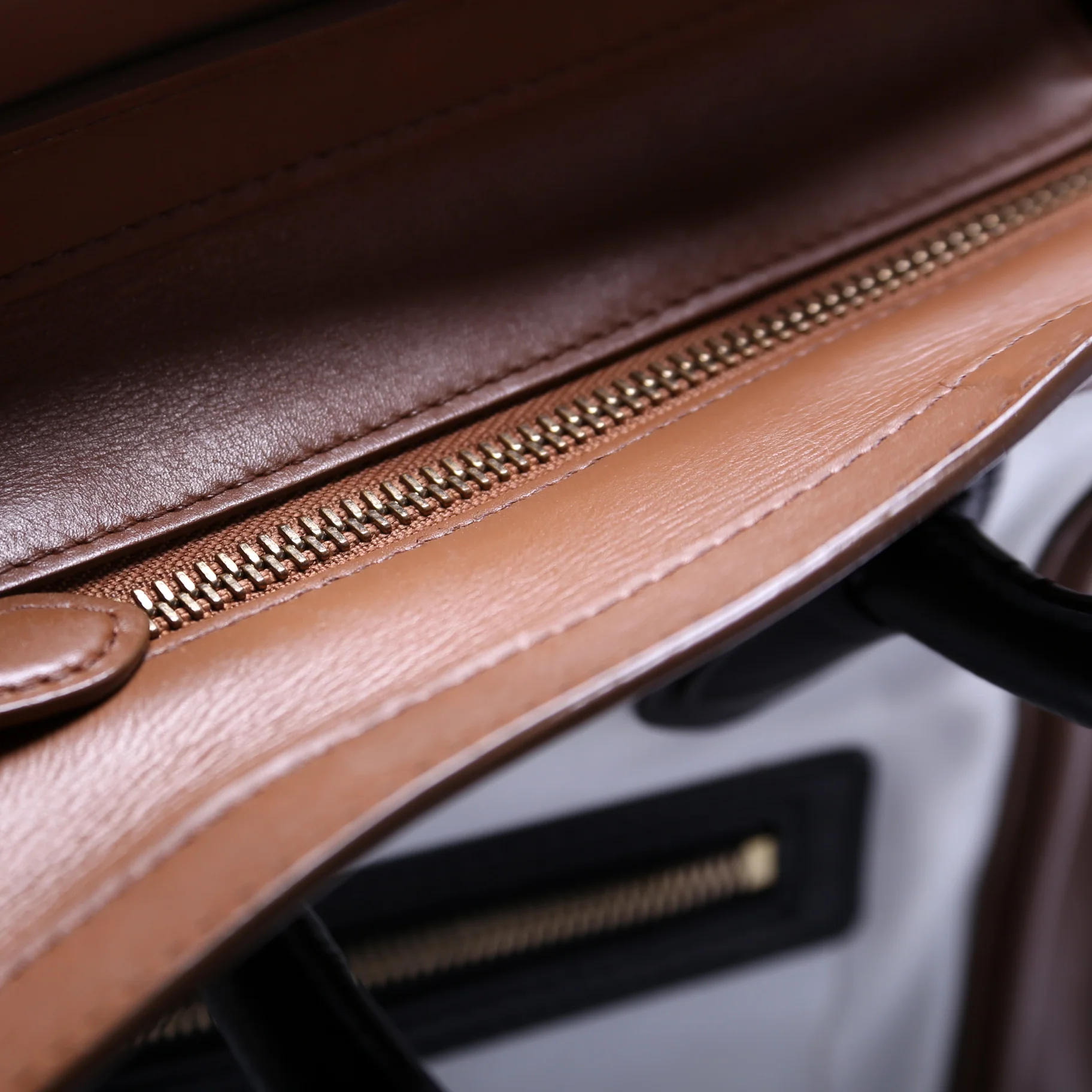 Luggage Micro - Image 7