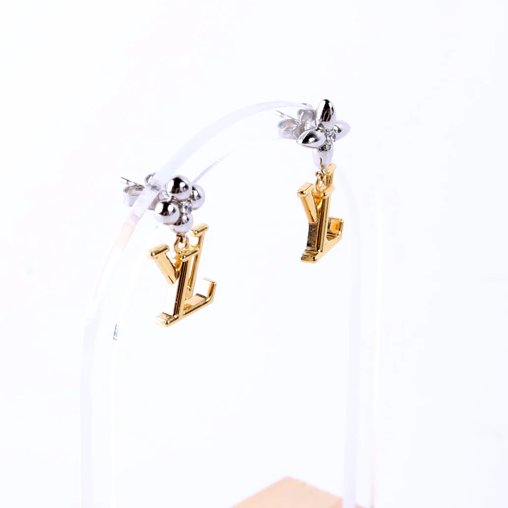 LV Iconic Flower Earrings - Image 4