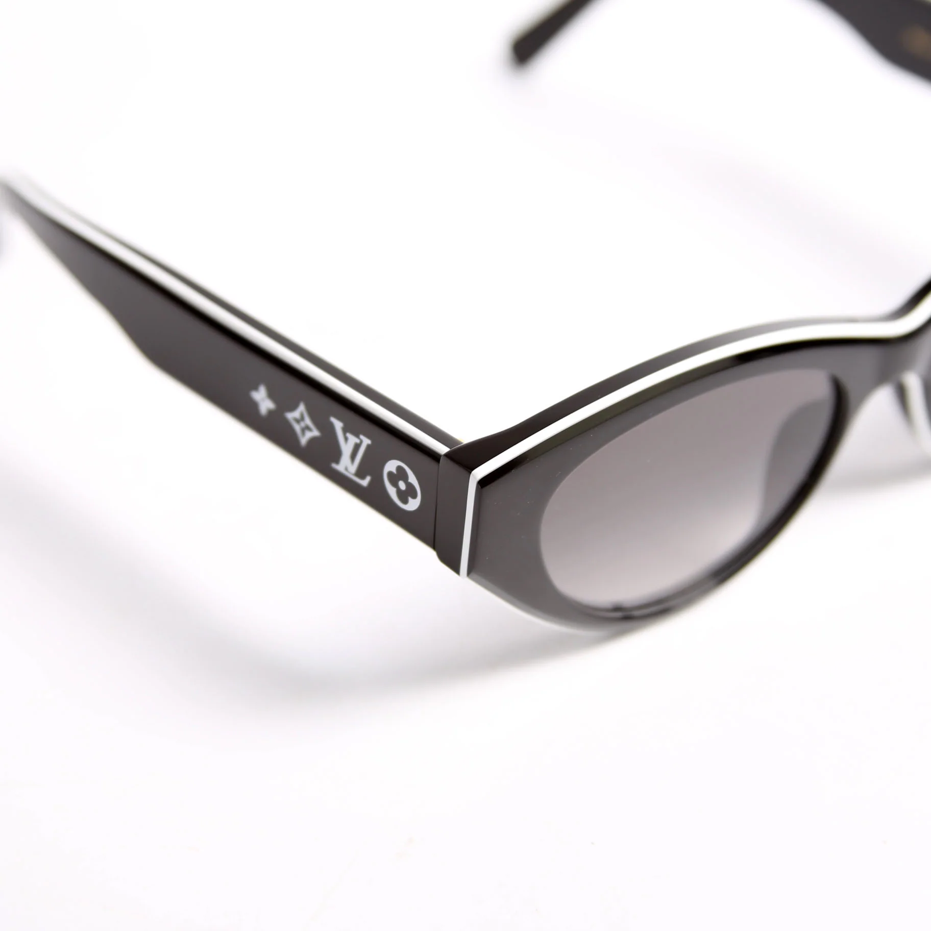 LV Line Cat Eye Z2686U - Image 5