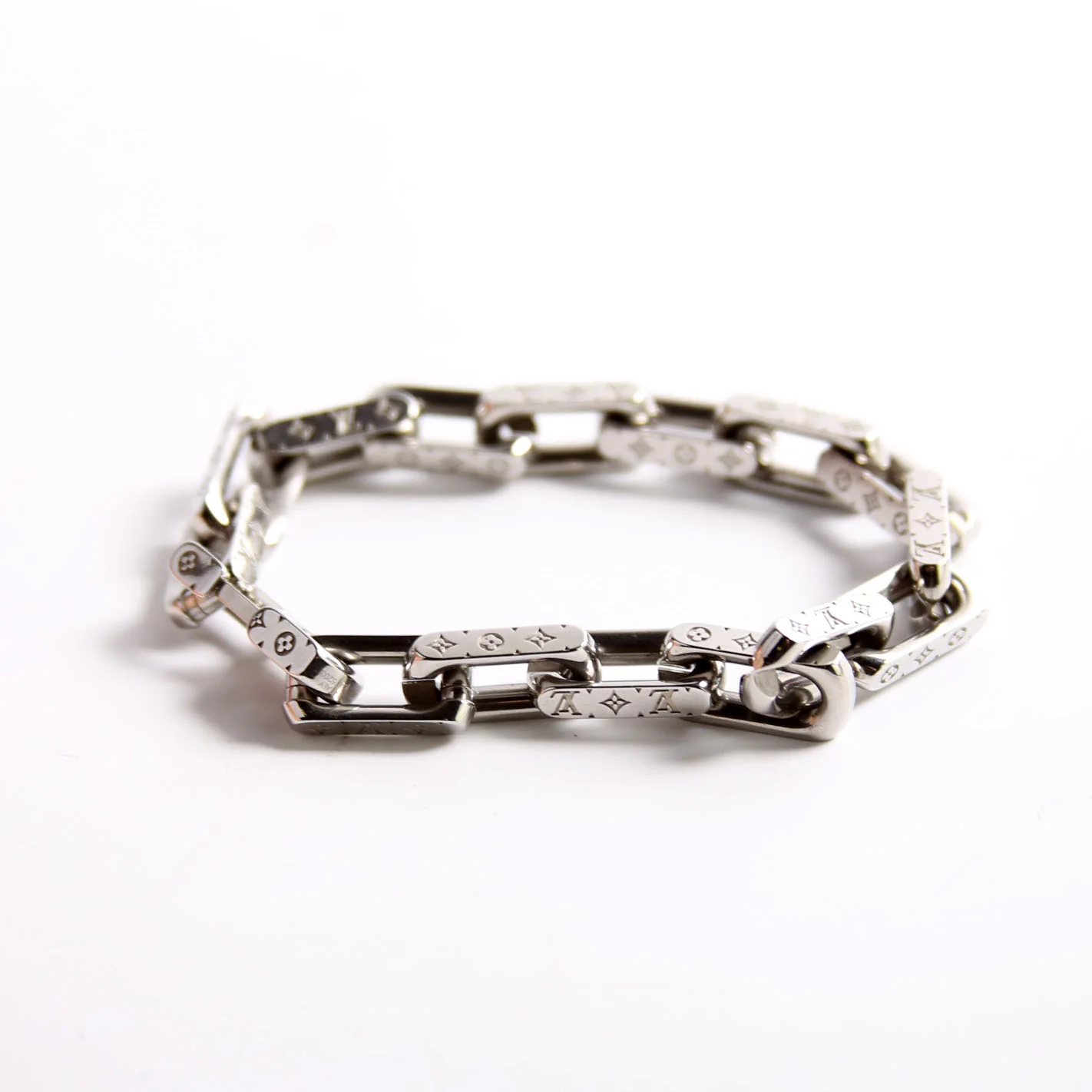 LV Monogram Chain Stainless Steel - Image 3