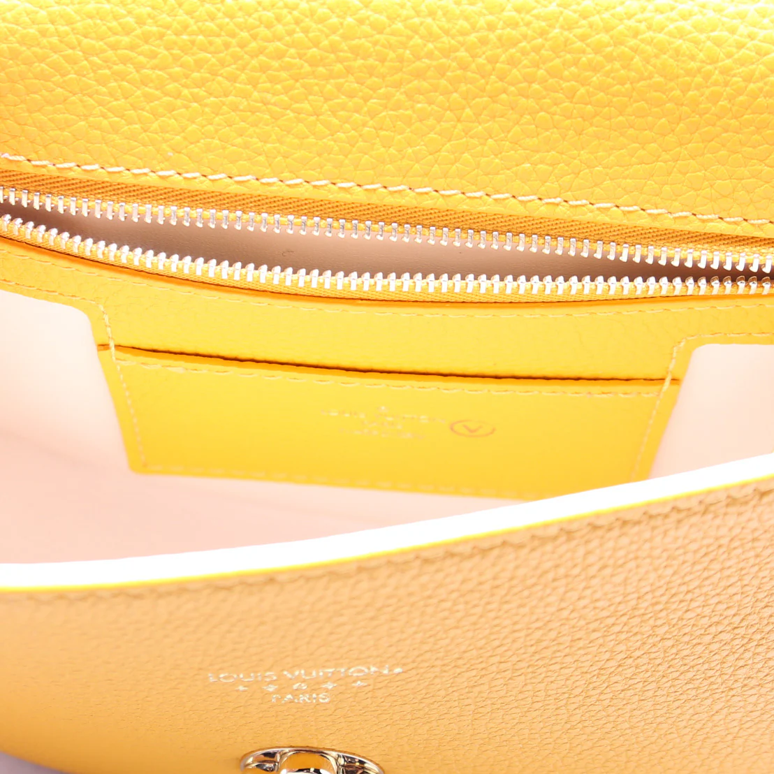 LV Pont 9 Soft PM - Image 8