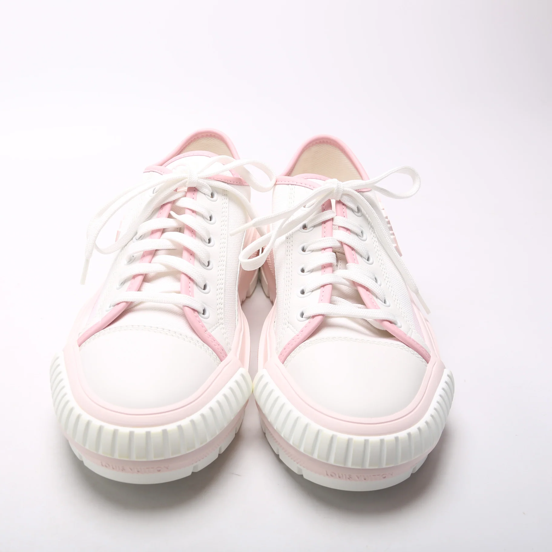 LV Squad Lowtop Sneakers Size 38.5 - Image 2