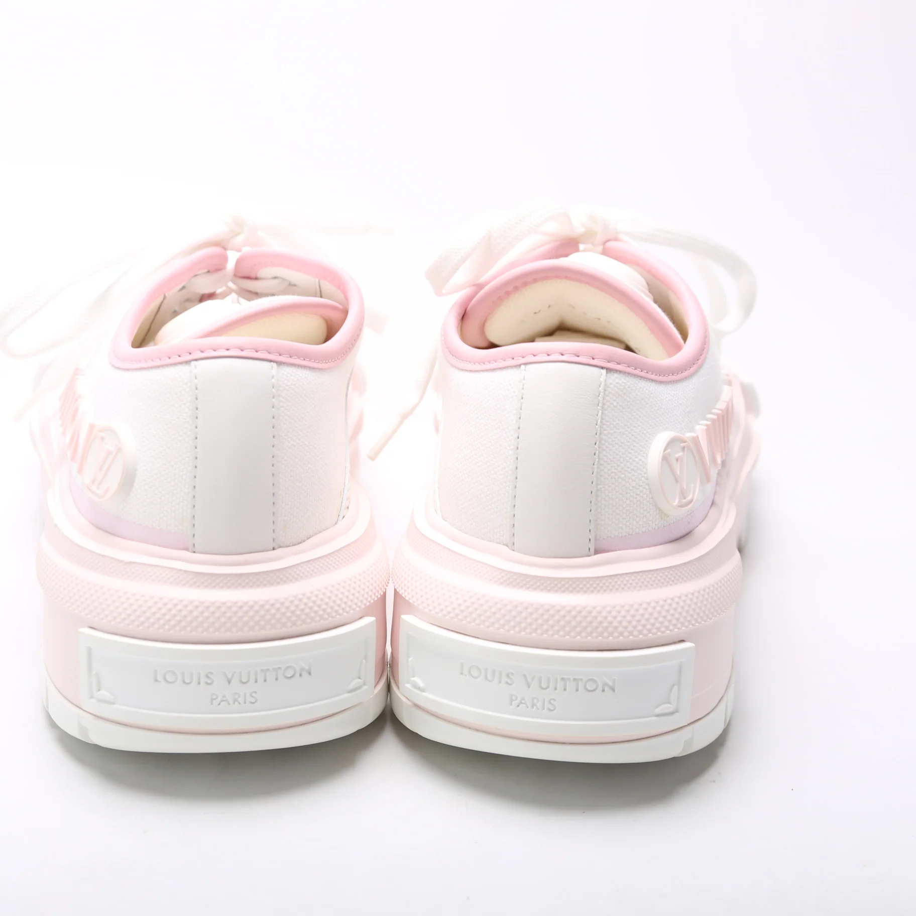 LV Squad Lowtop Sneakers Size 38.5 - Image 4
