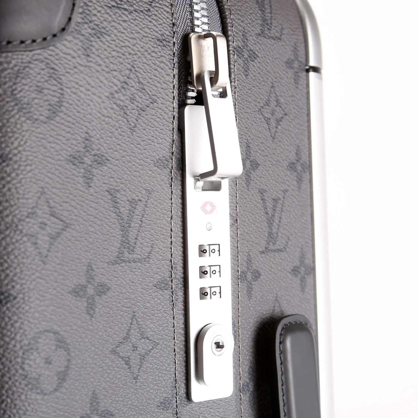 LV X YK Horizon 55 Monogram Eclipse - Image 10