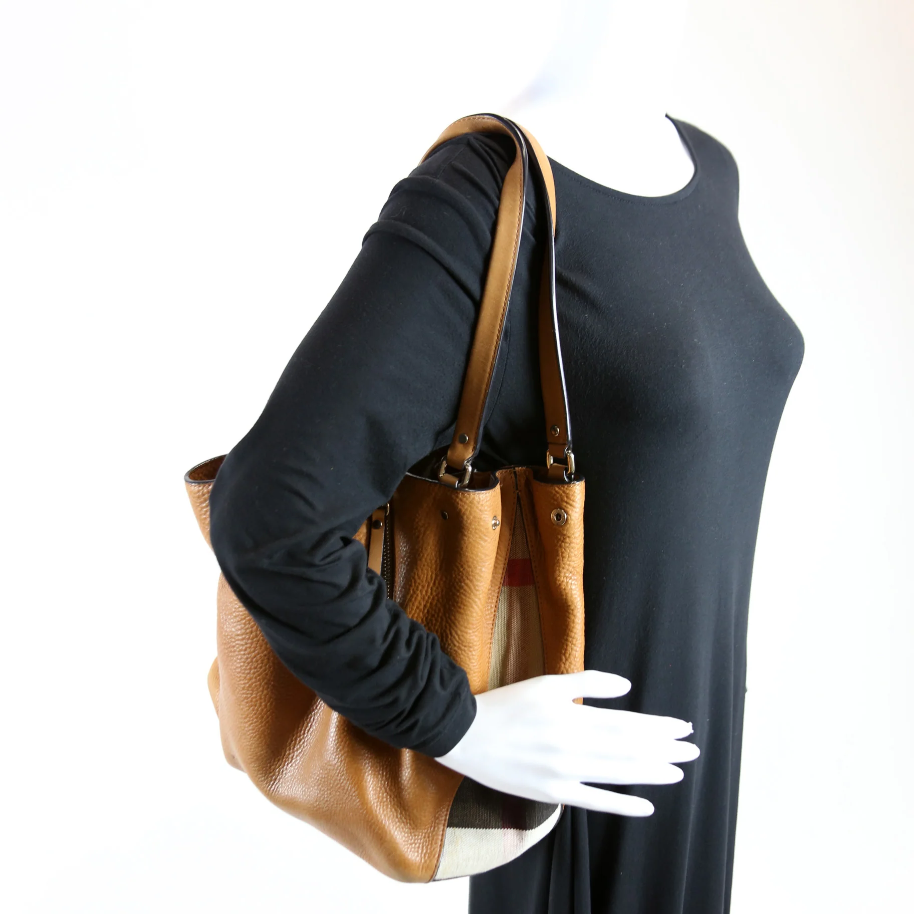 Maidstone Leather Medium Hobo - Image 12