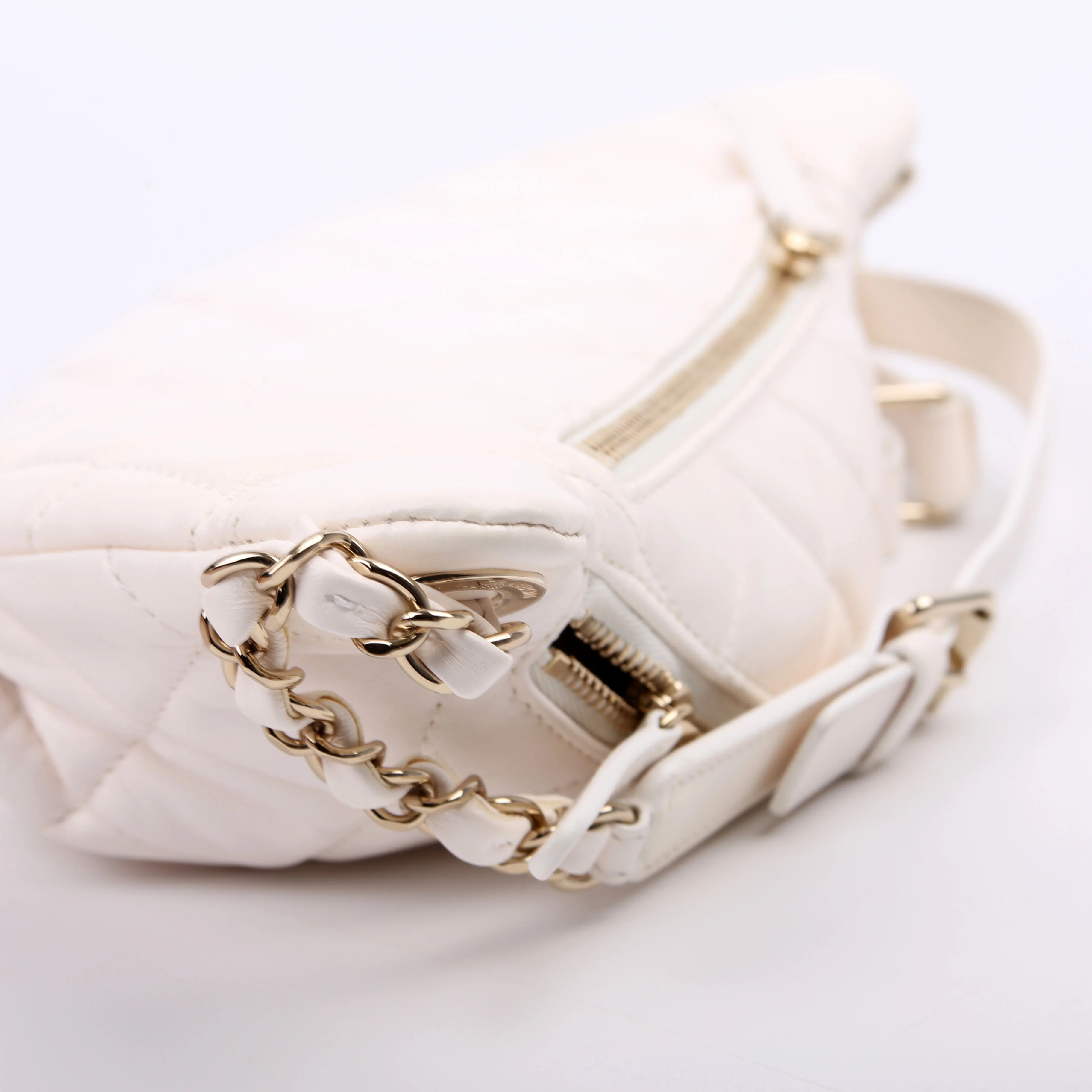 Matelasse Waist Chain Lambskin RFID White - Image 8