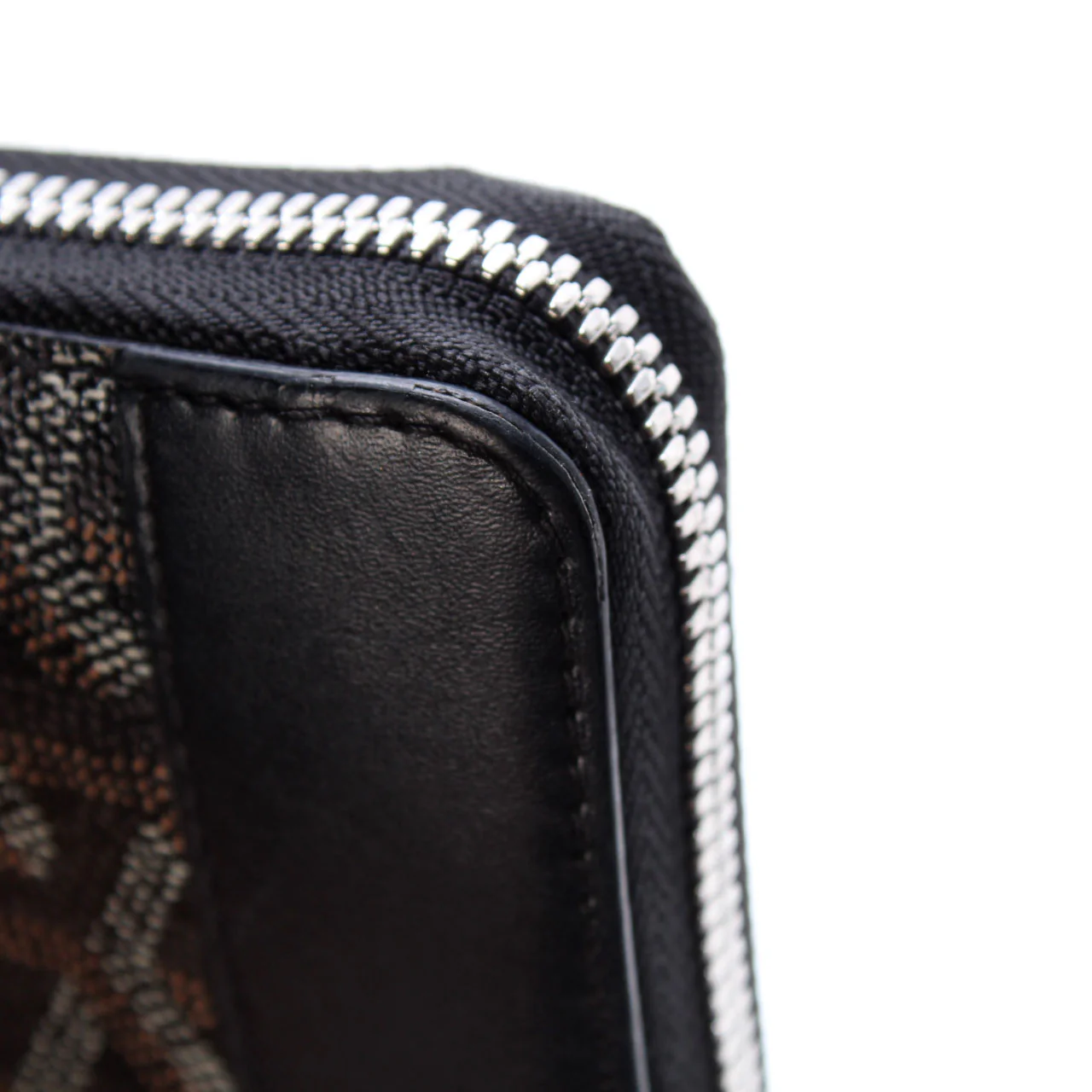 Matignon Travel Wallet - Image 5
