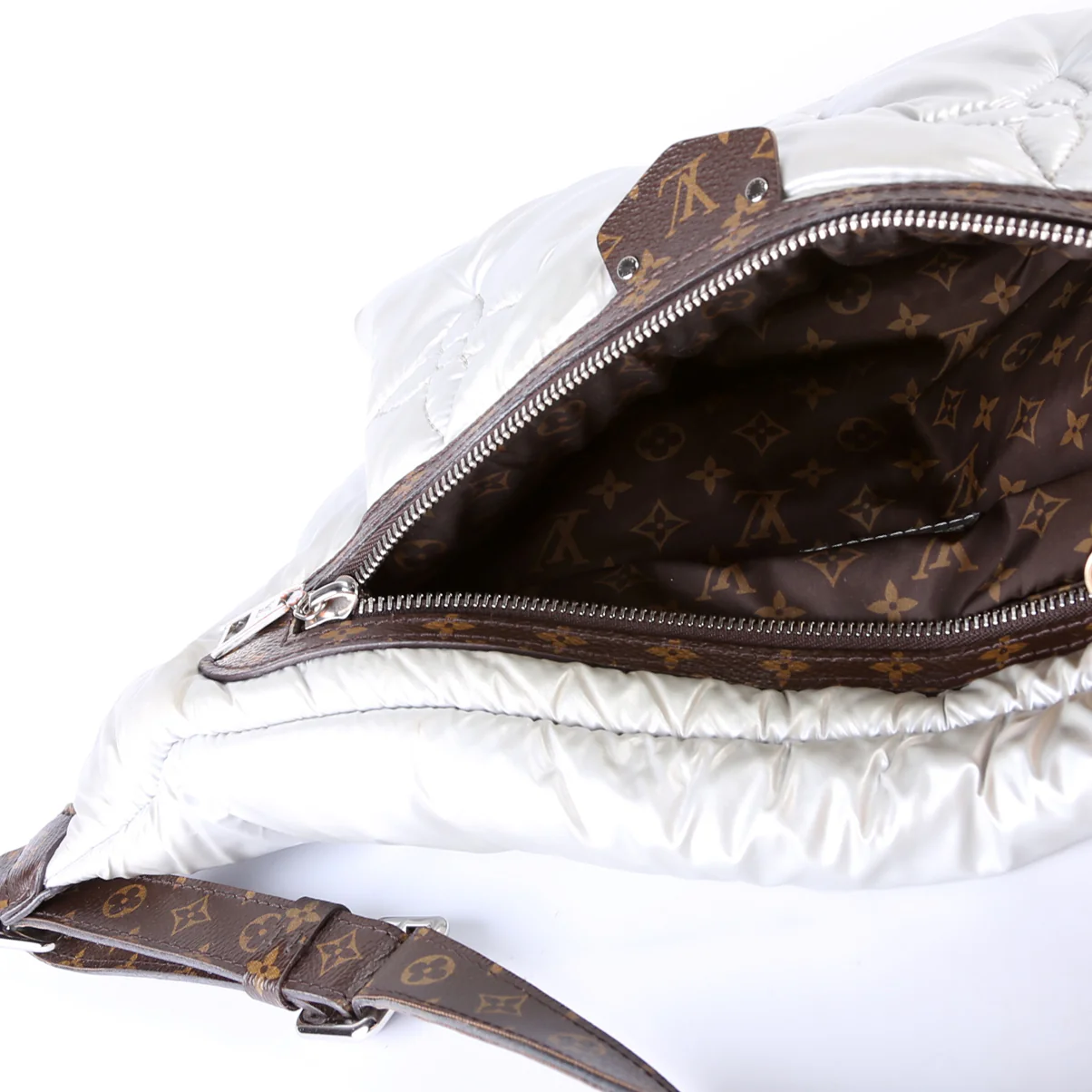 Maxi Bumbag Pillow Monogram Silver - Image 11