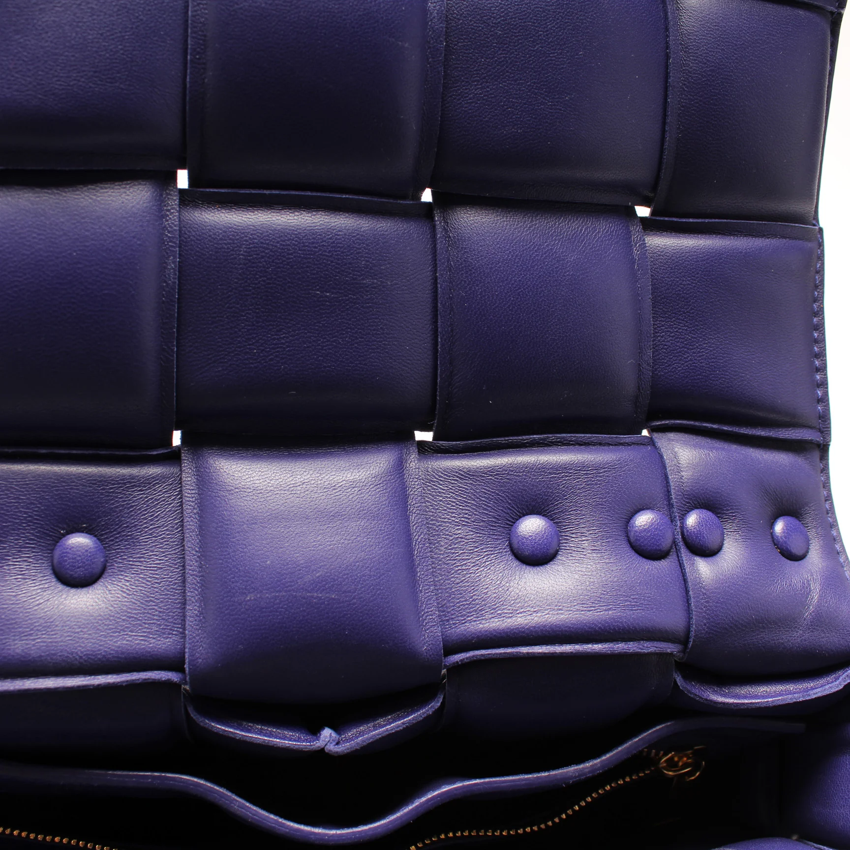 Maxi Chain Cassette Crossbody - Image 8
