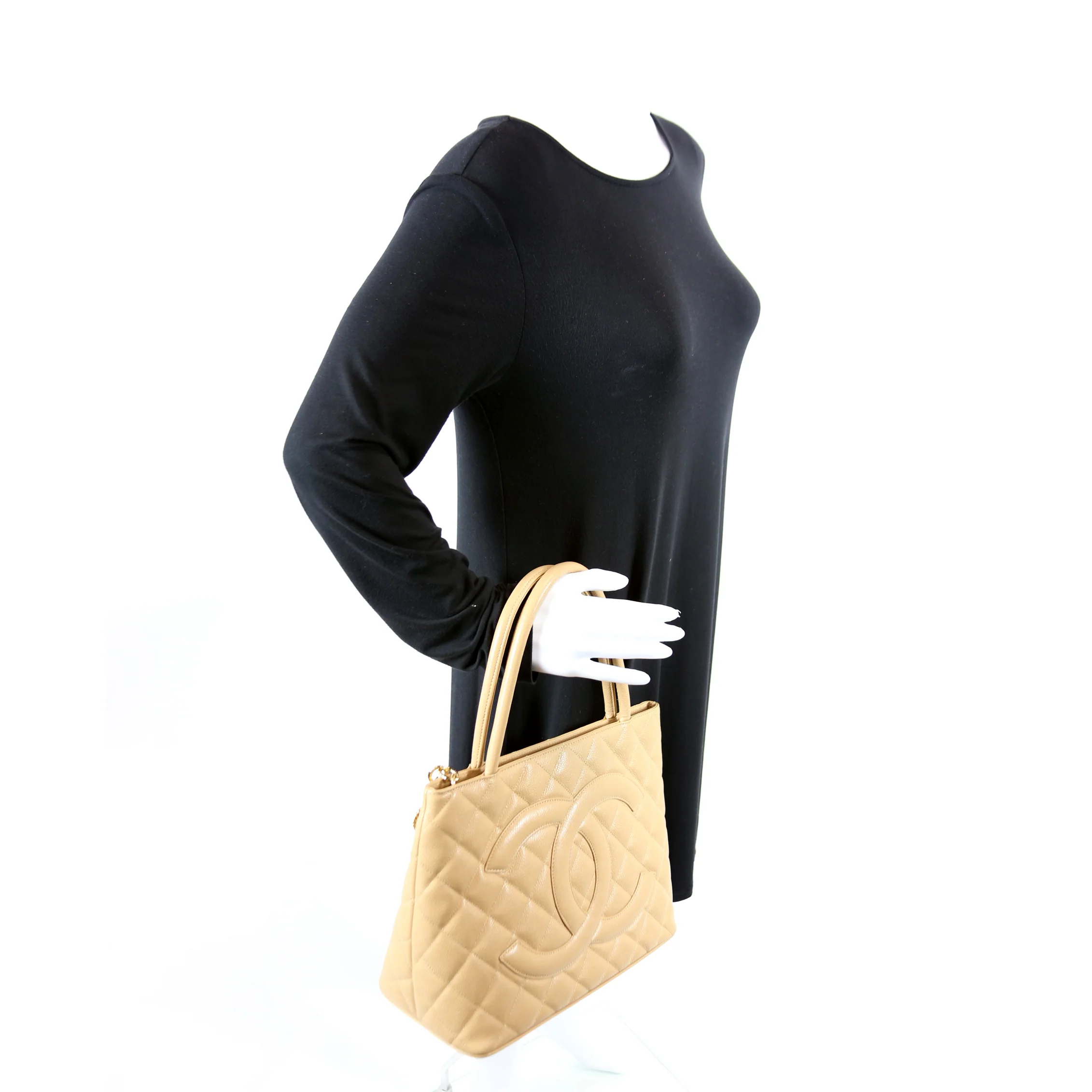 Medallion Tote - Image 9