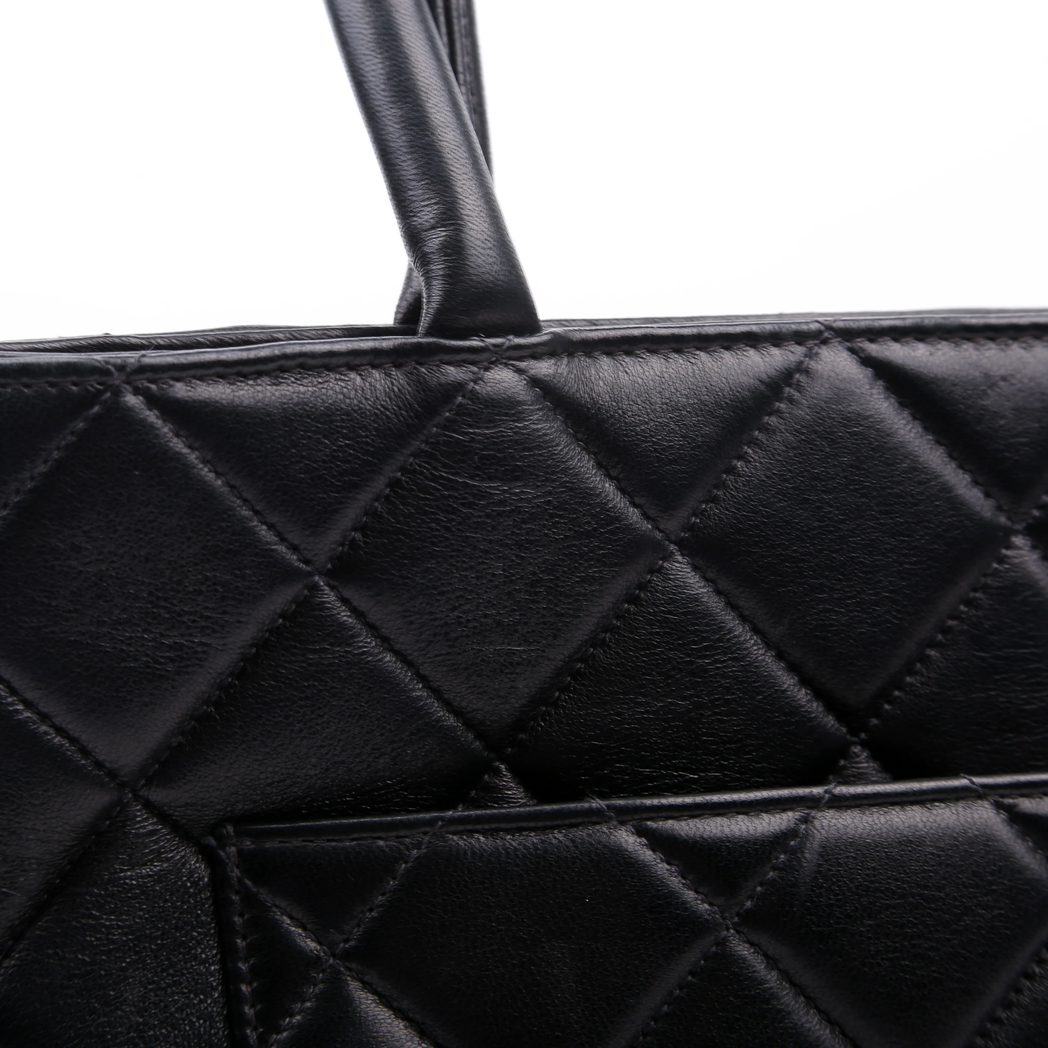 Medallion Tote Lambskin Black - Image 12