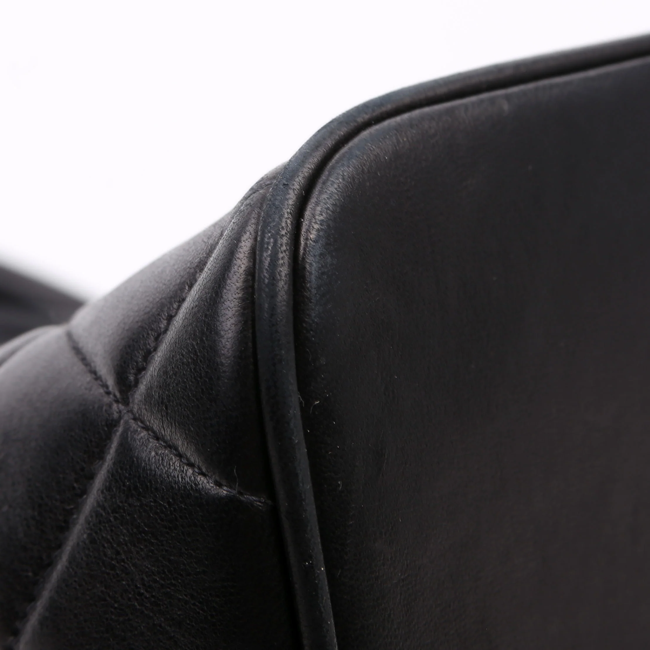 Medallion Tote Lambskin Black - Image 5