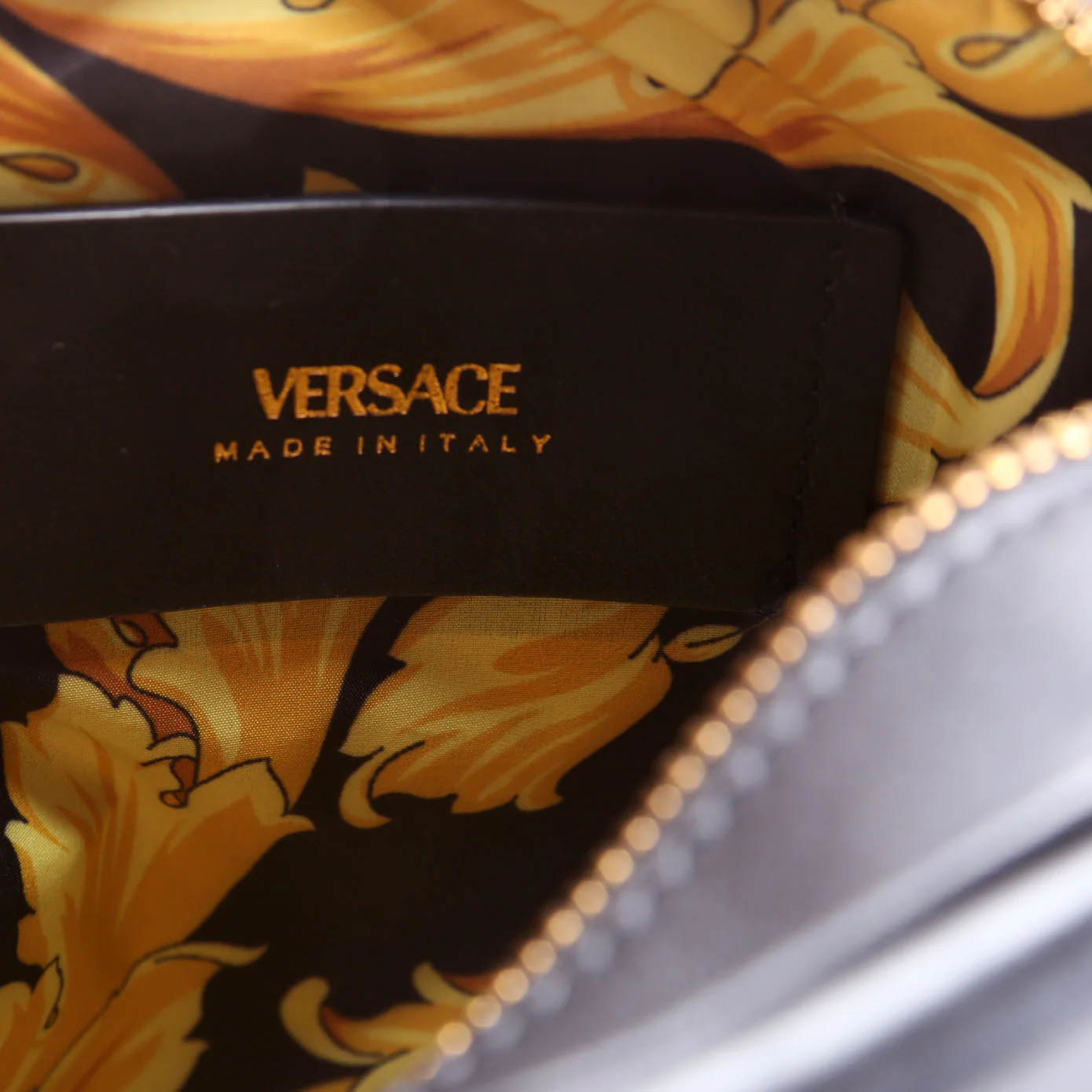 Medusa Crossbody Leather Black - Image 8