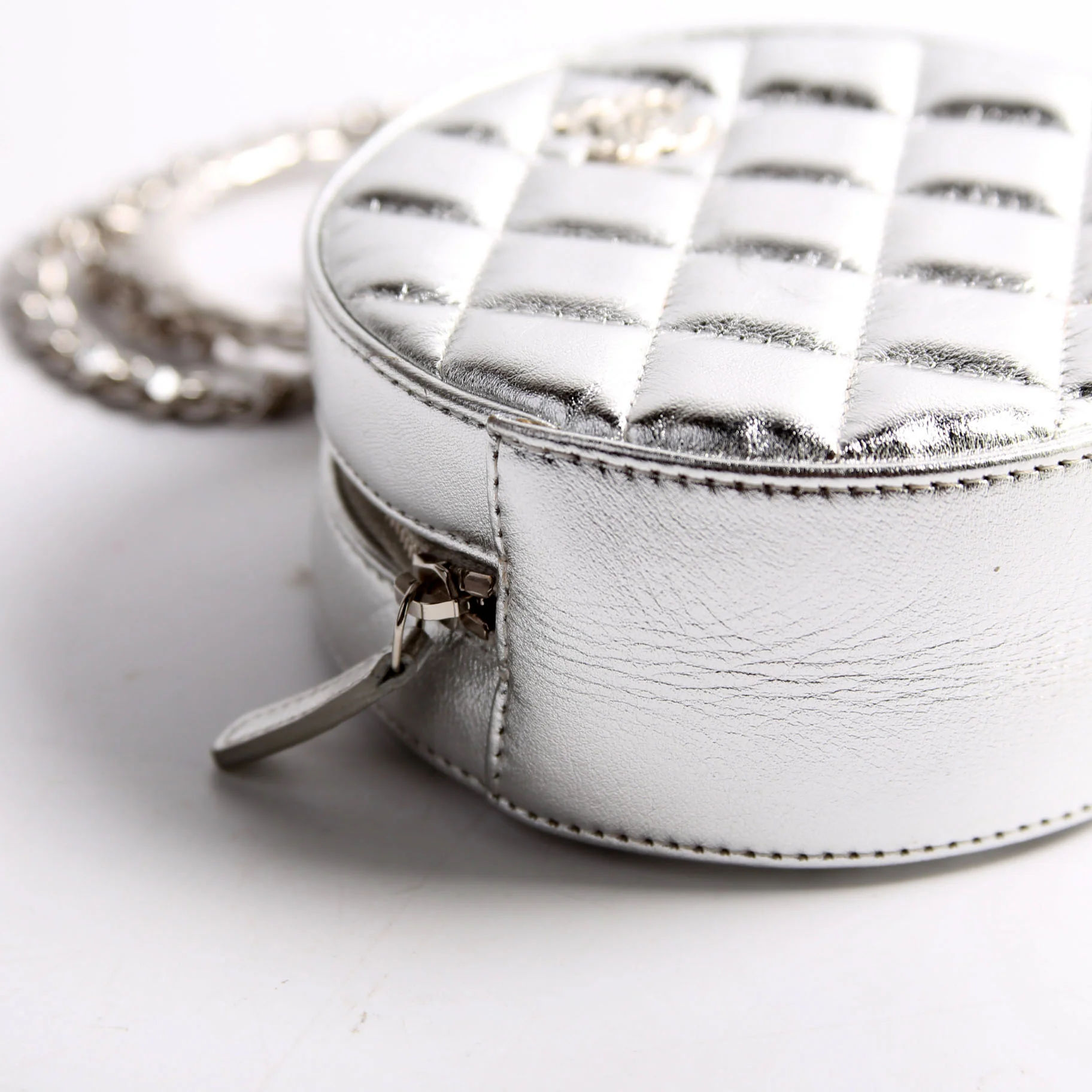 Metallic Quilted Round Bracelet Clutch With Chain Silver - Image 3