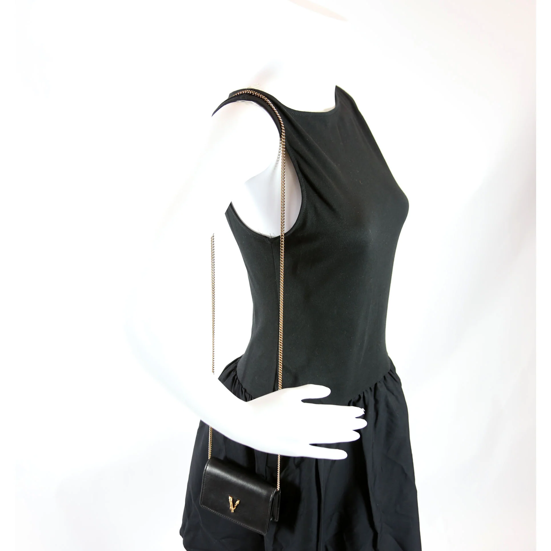 Mini Virtus Chain Clutch Black - Image 12