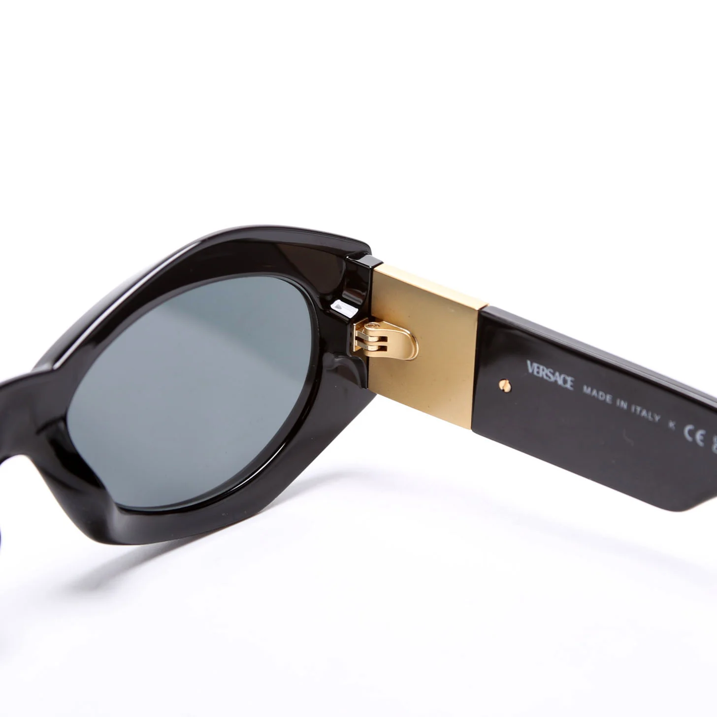 MOD 4466 Medusa Sunglasses Black/Gold - Image 7