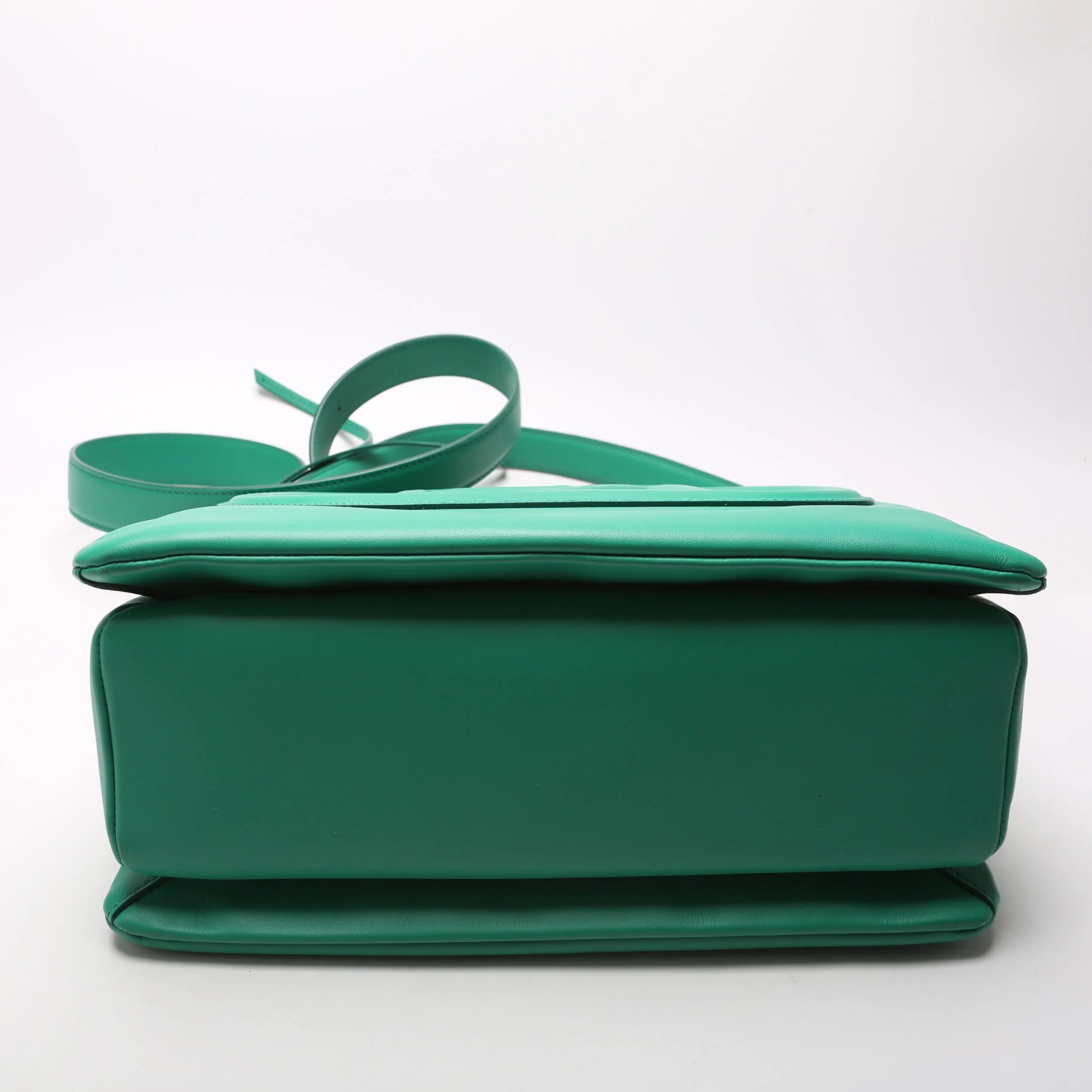 Mode Travia Medium Spanish Leather Shoulder Bag Green - Image 4